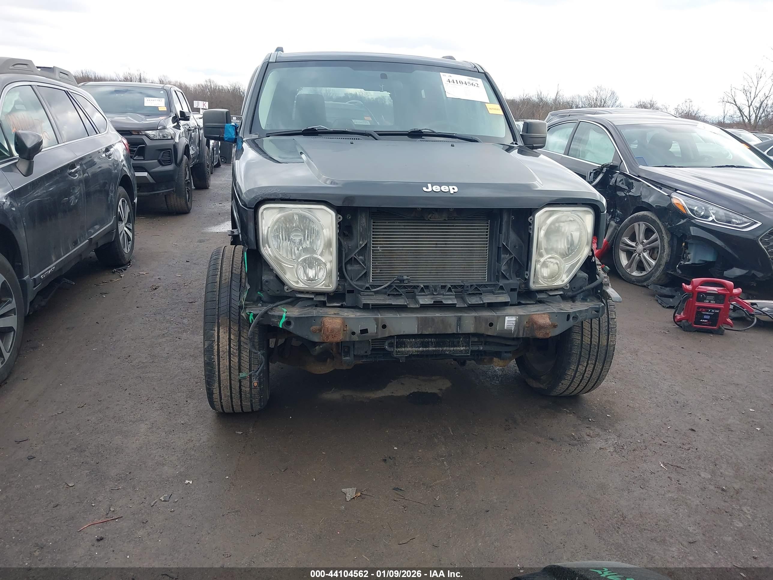 JEEP LIBERTY image 6