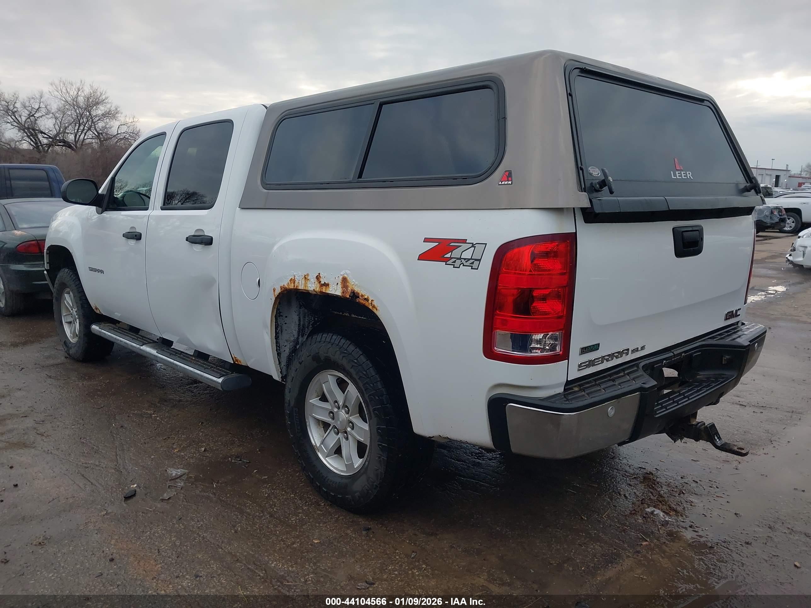 GMC SIERRA image 3