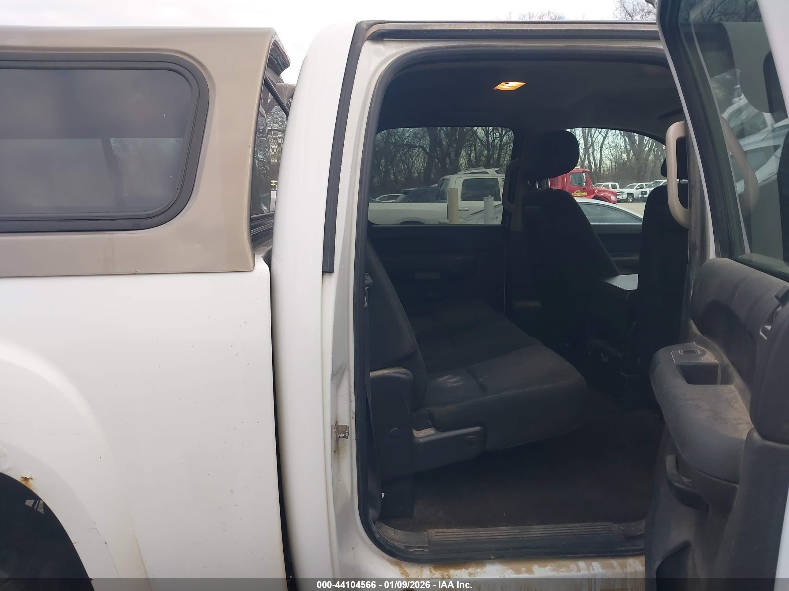 GMC SIERRA image 8