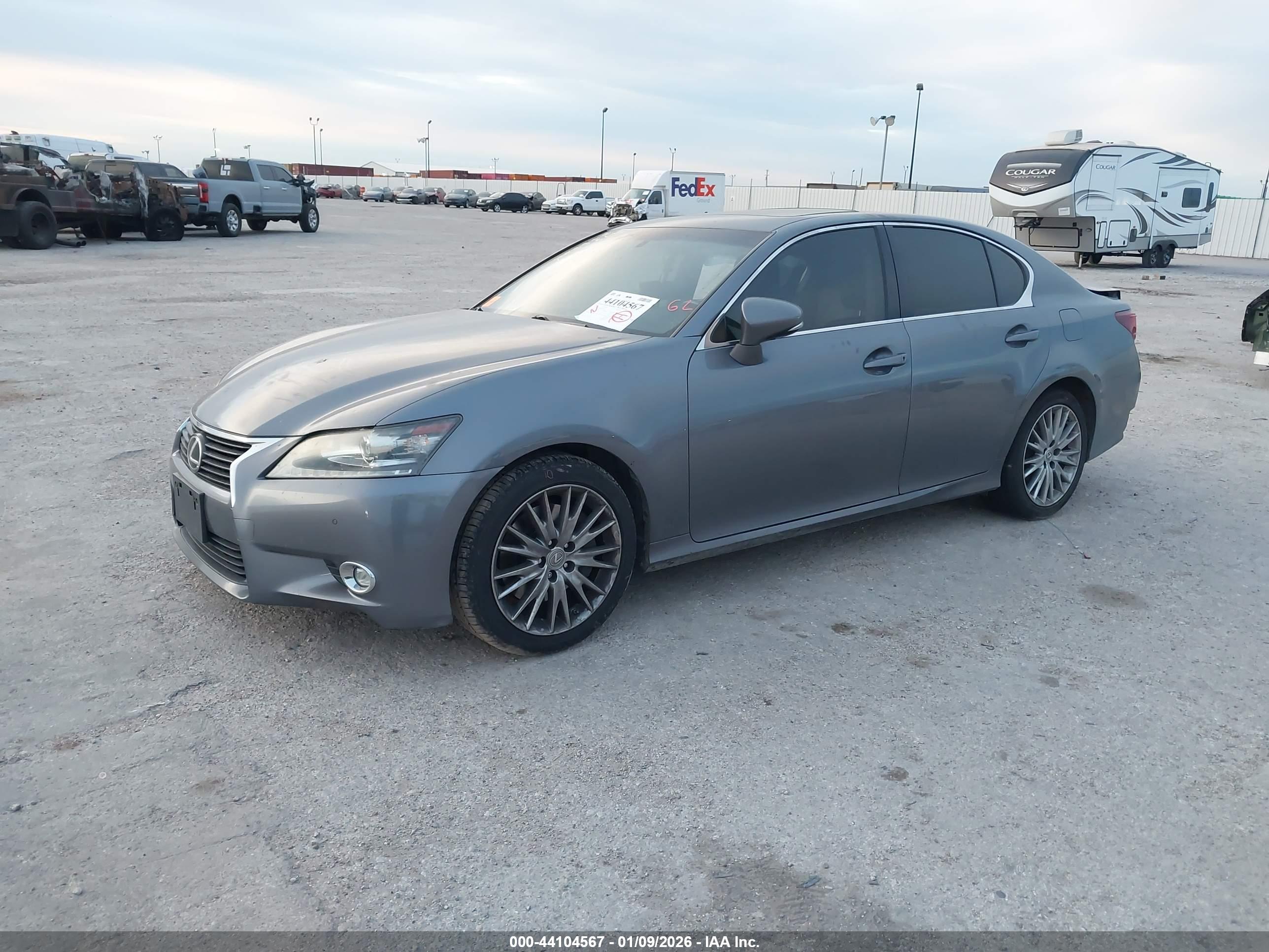 LEXUS GS image 2