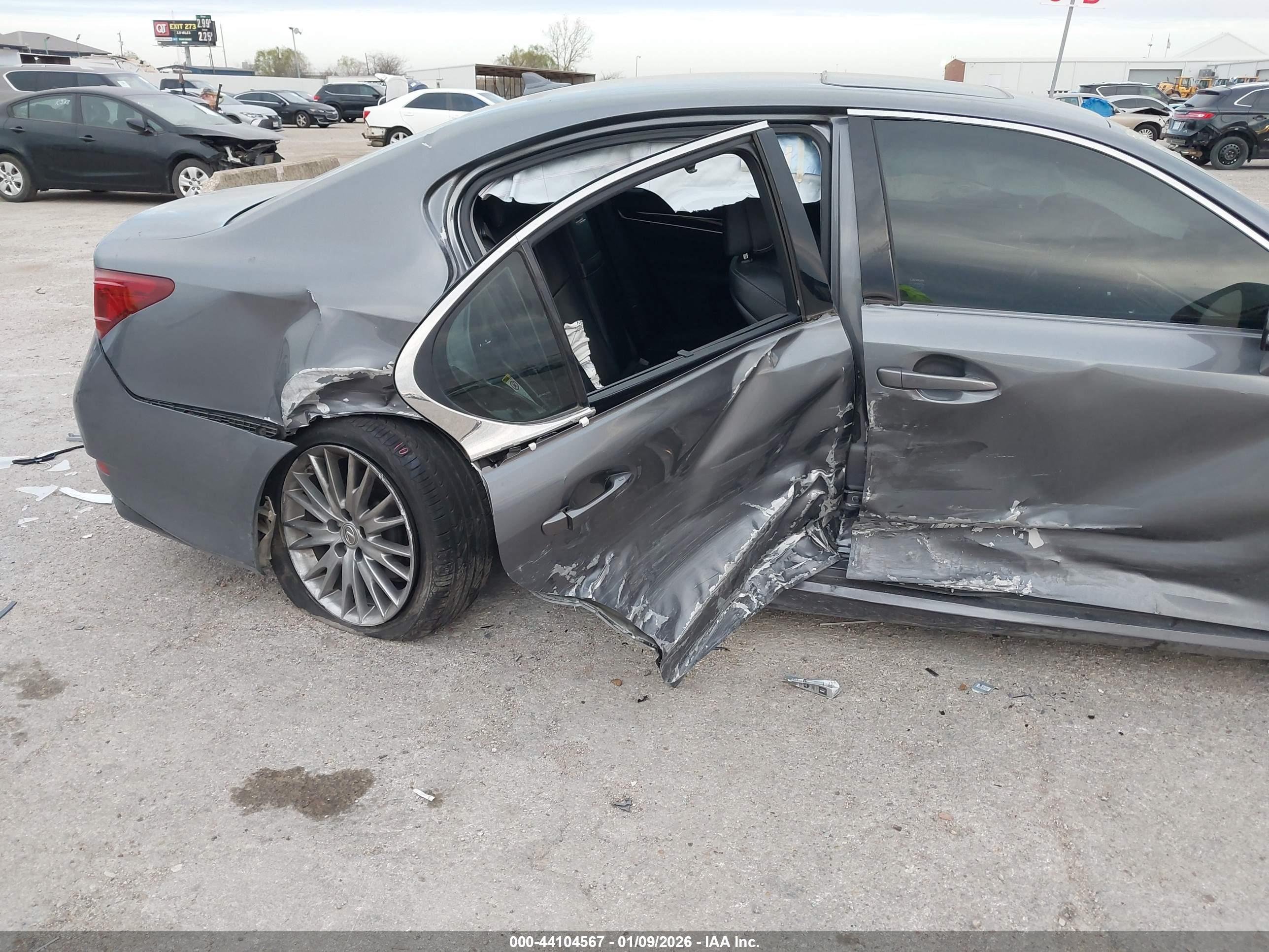 LEXUS GS image 6