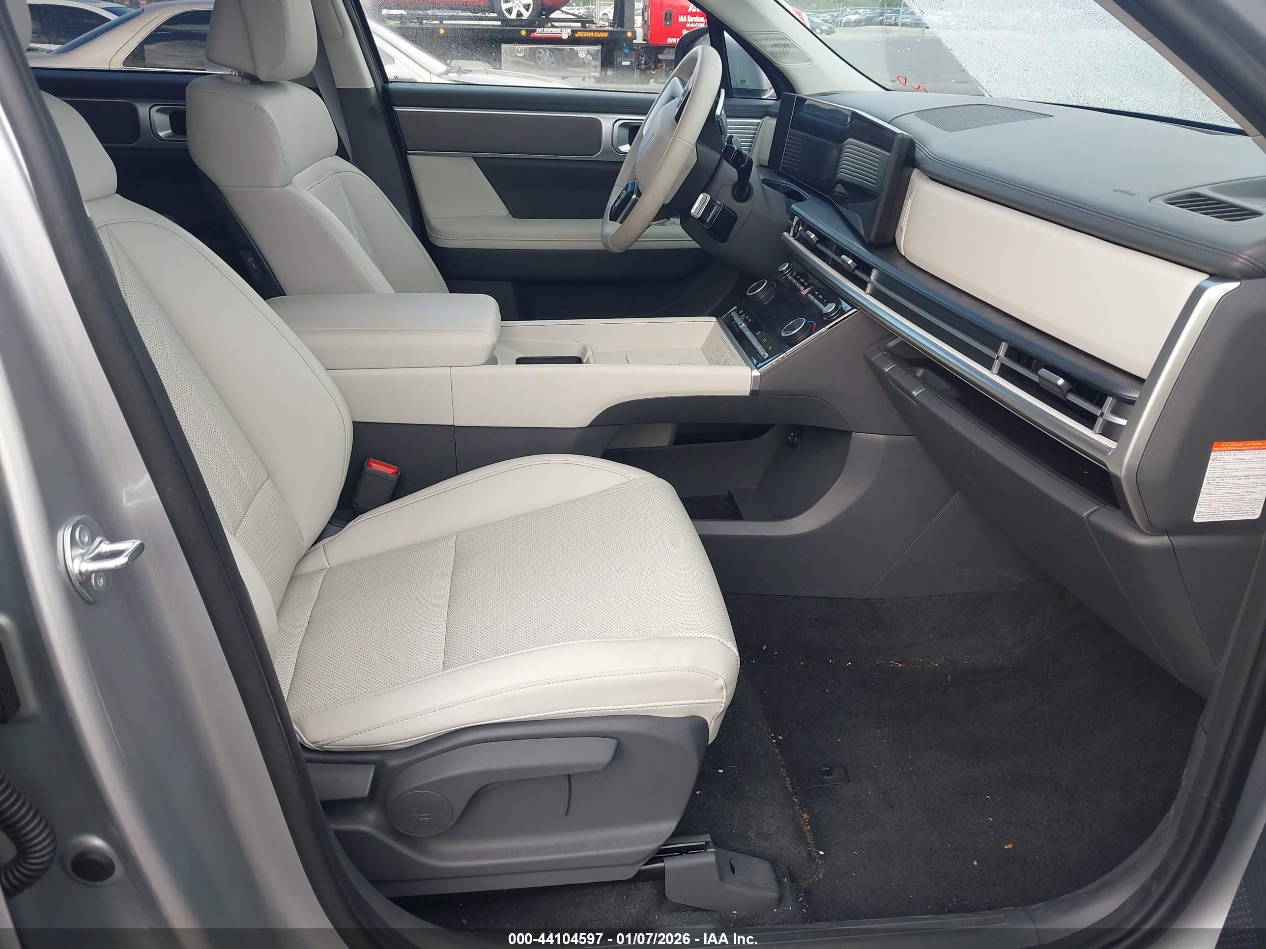 HYUNDAI SANTA image 5