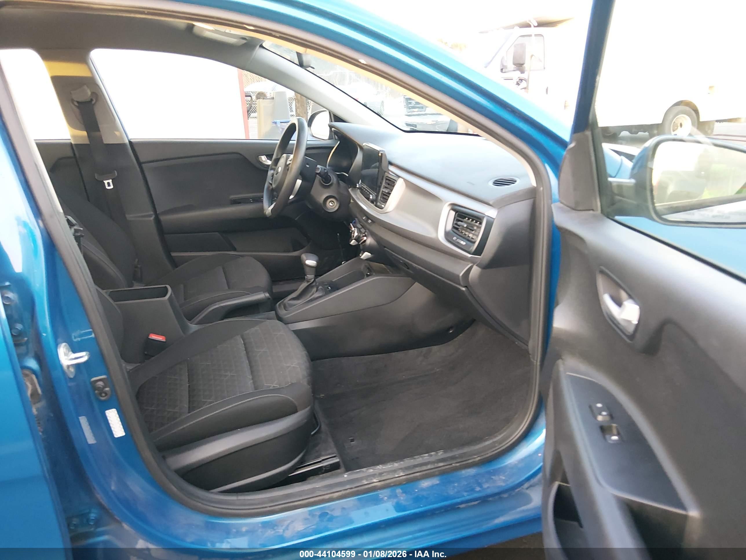 KIA RIO image 5