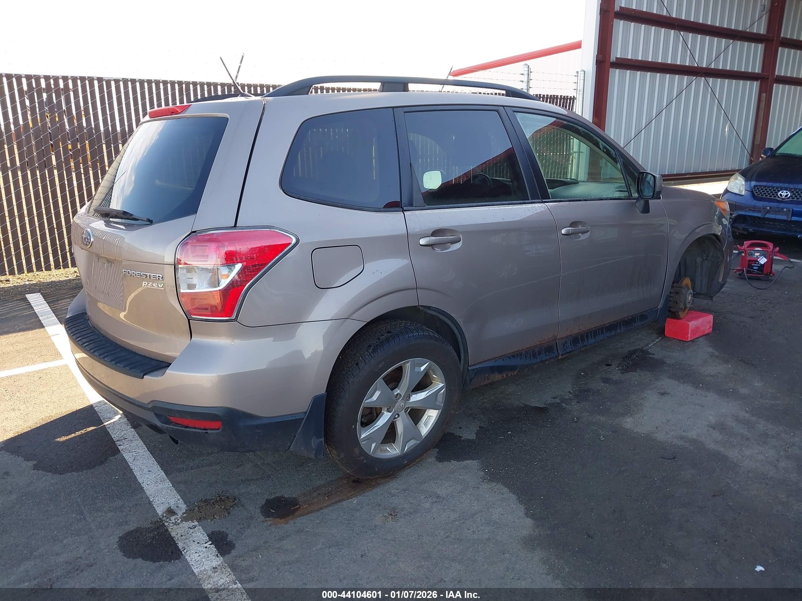 SUBARU FORESTER image 4
