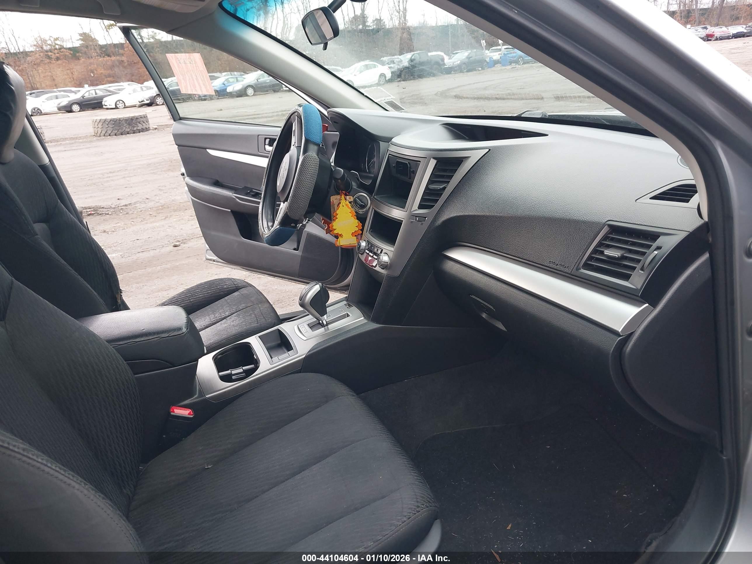 SUBARU LEGACY image 5