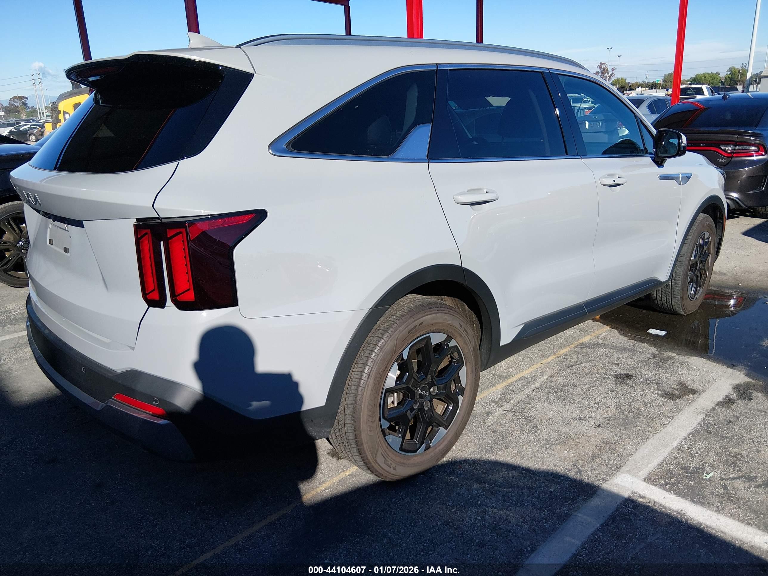 KIA SORENTO image 4