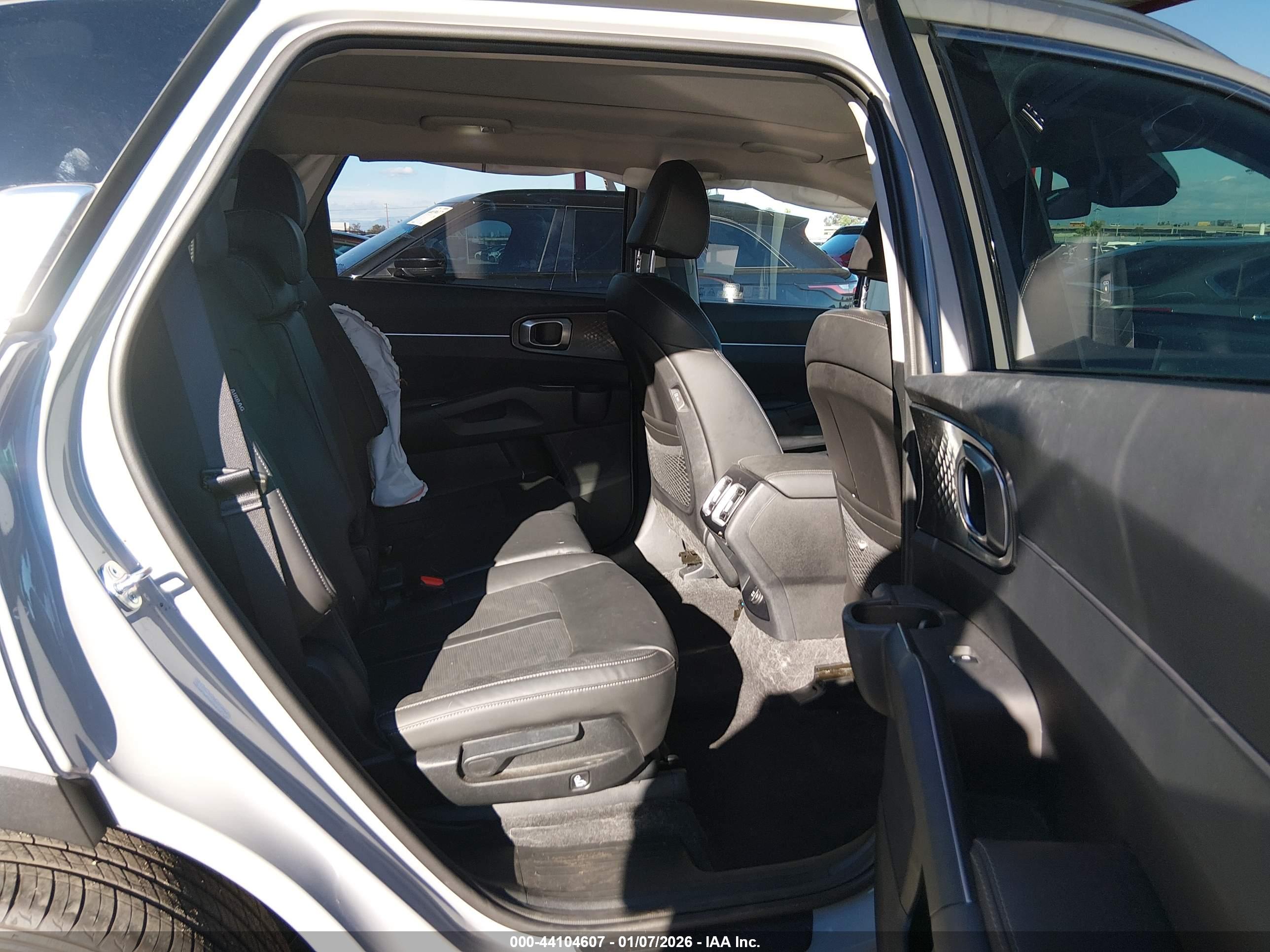 KIA SORENTO image 8