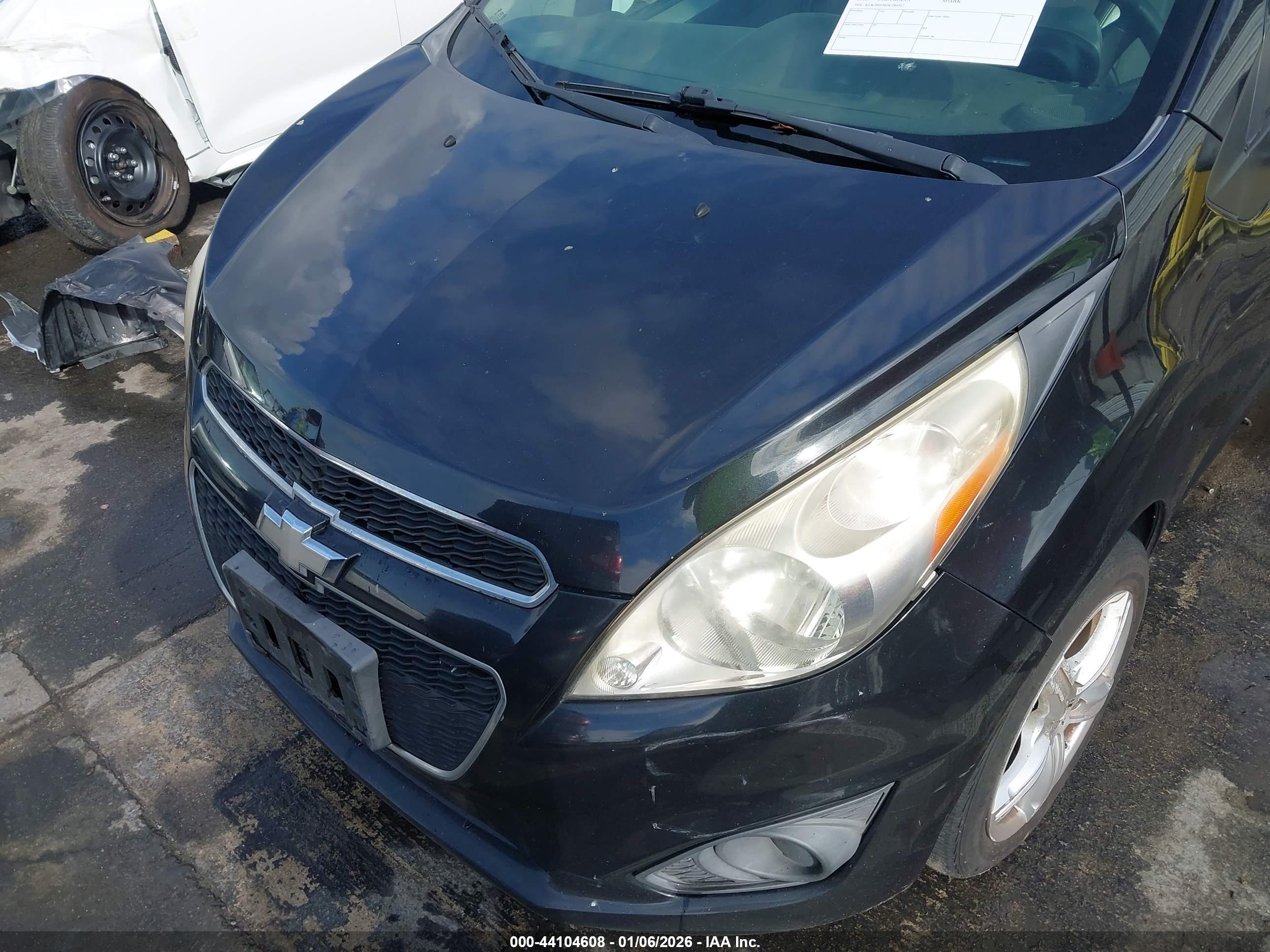 CHEVROLET SPARK image 6