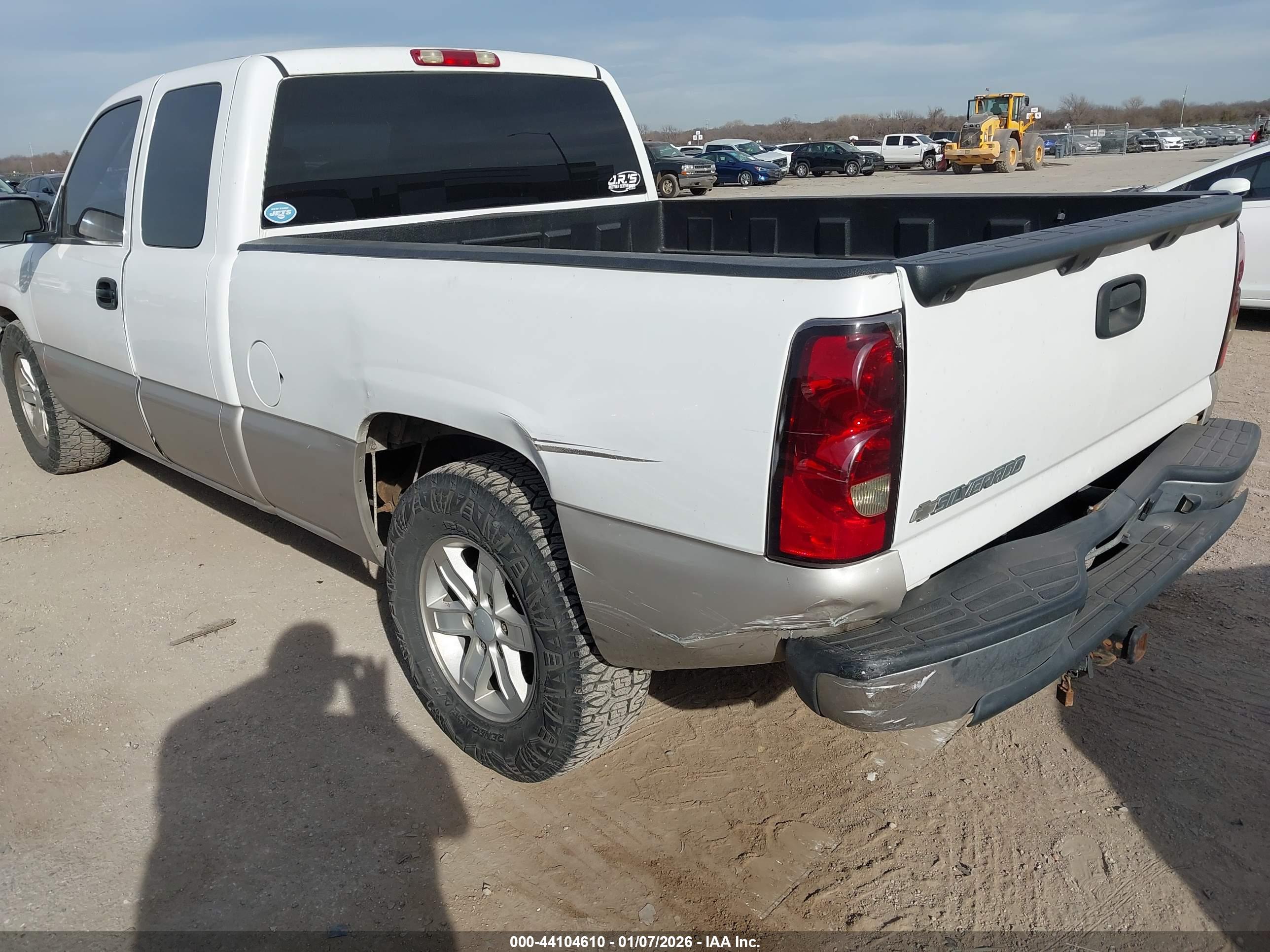 CHEVROLET SILVERADO image 6