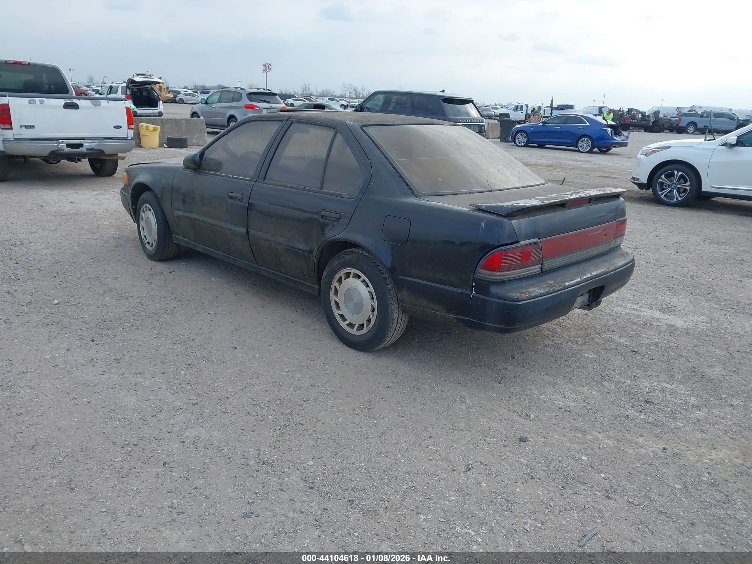 NISSAN MAXIMA image 3