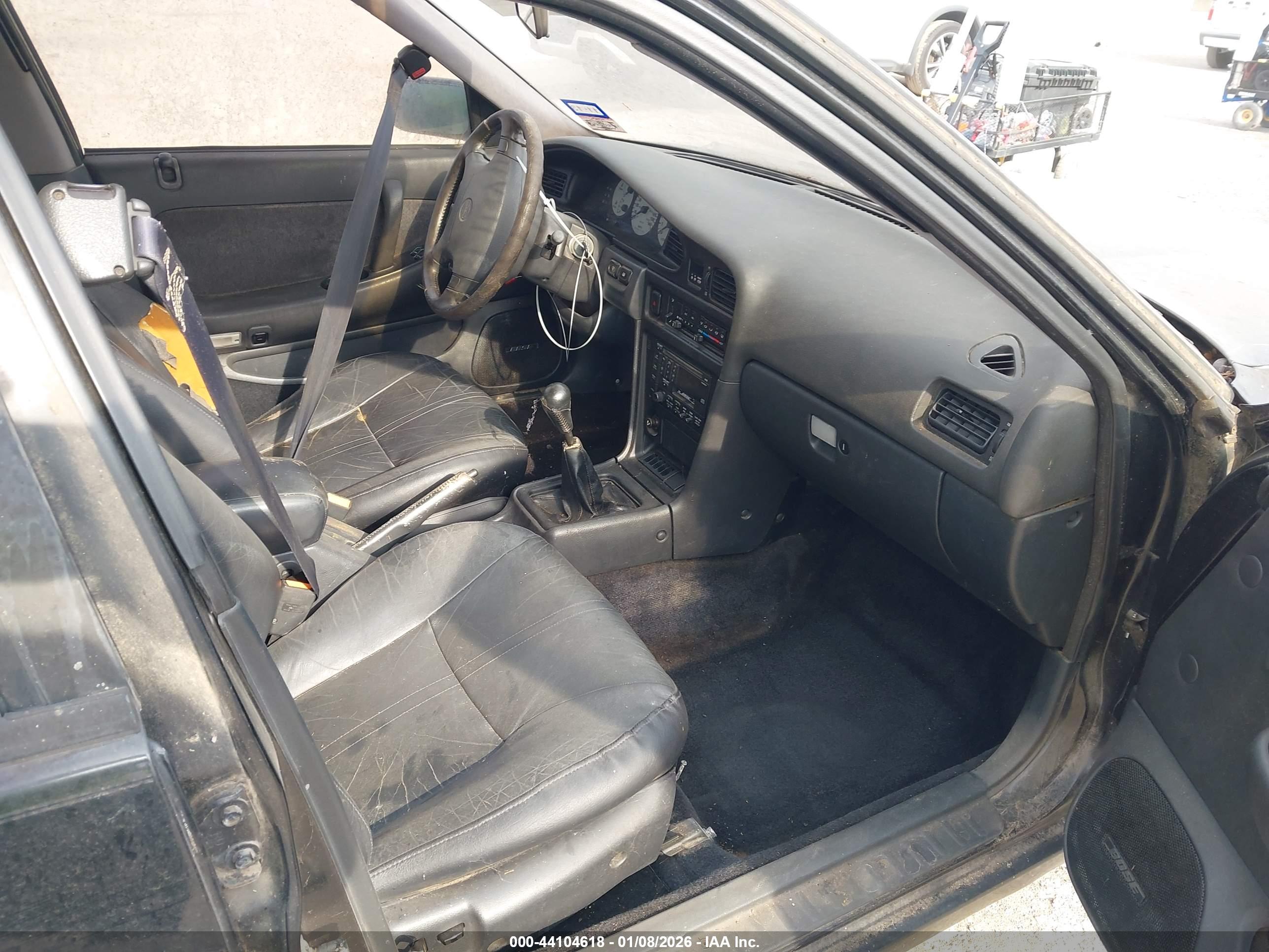 NISSAN MAXIMA image 5