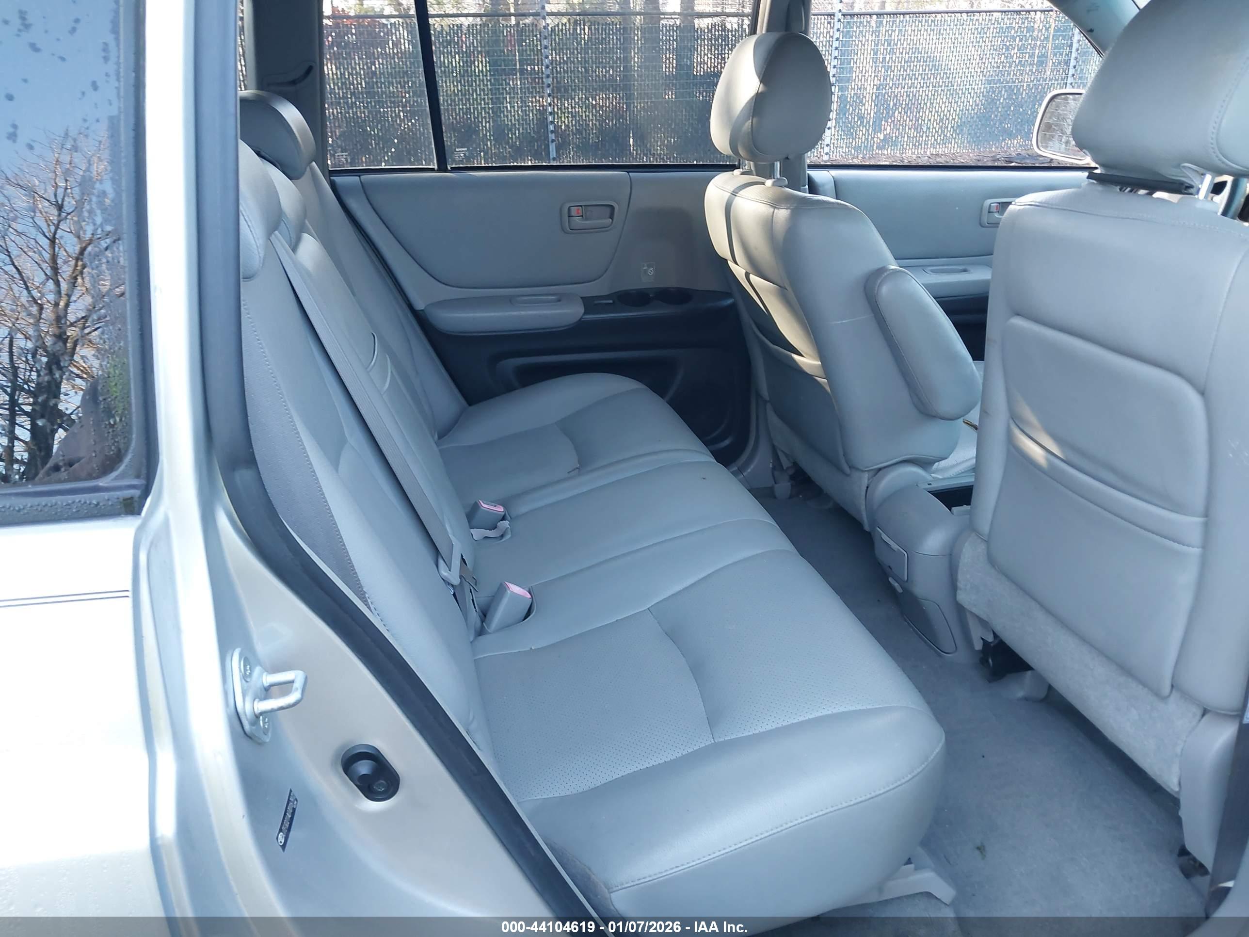TOYOTA HIGHLANDER image 8