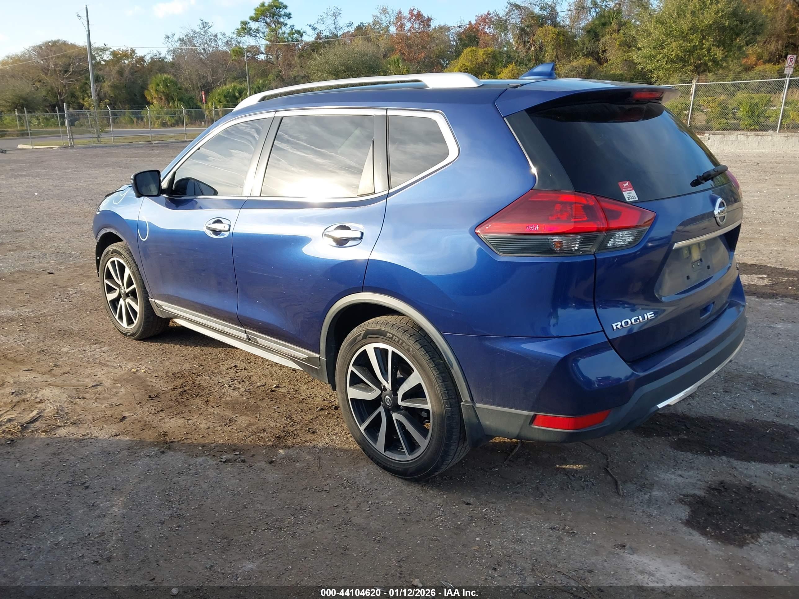 NISSAN ROGUE image 3