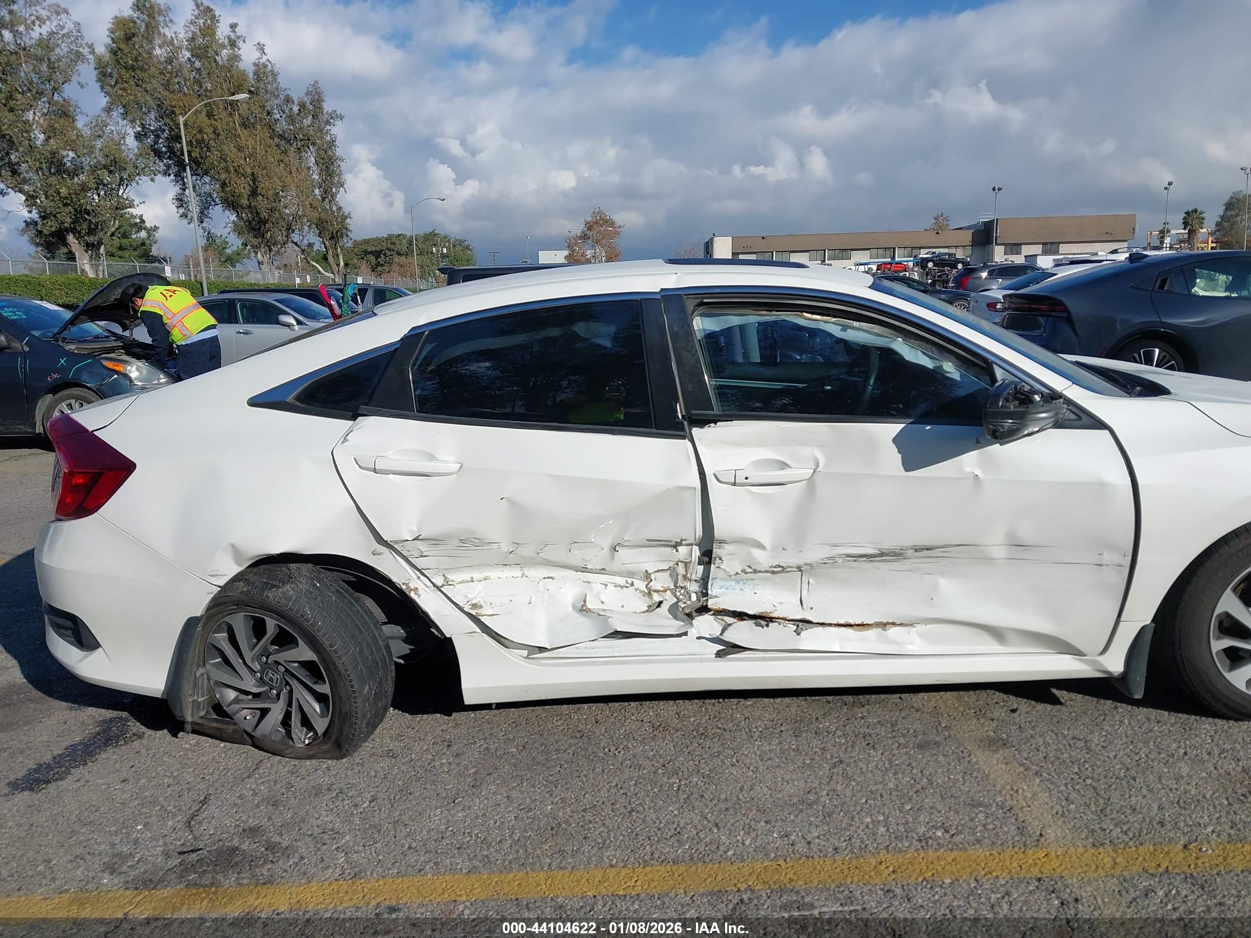 HONDA CIVIC image 6