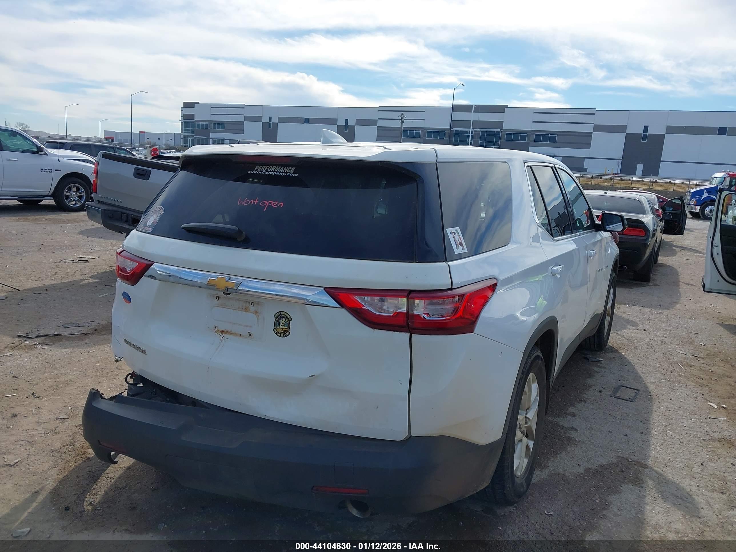 CHEVROLET TRAVERSE image 4