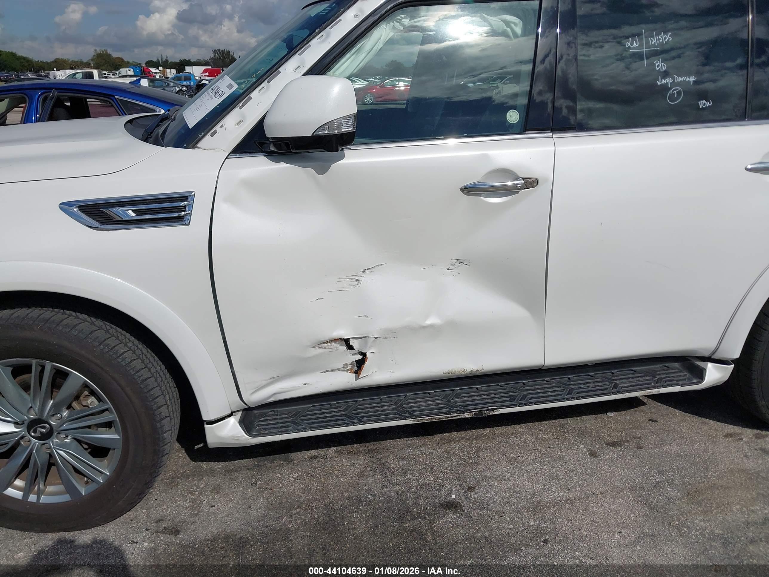 INFINITI QX80 image 6