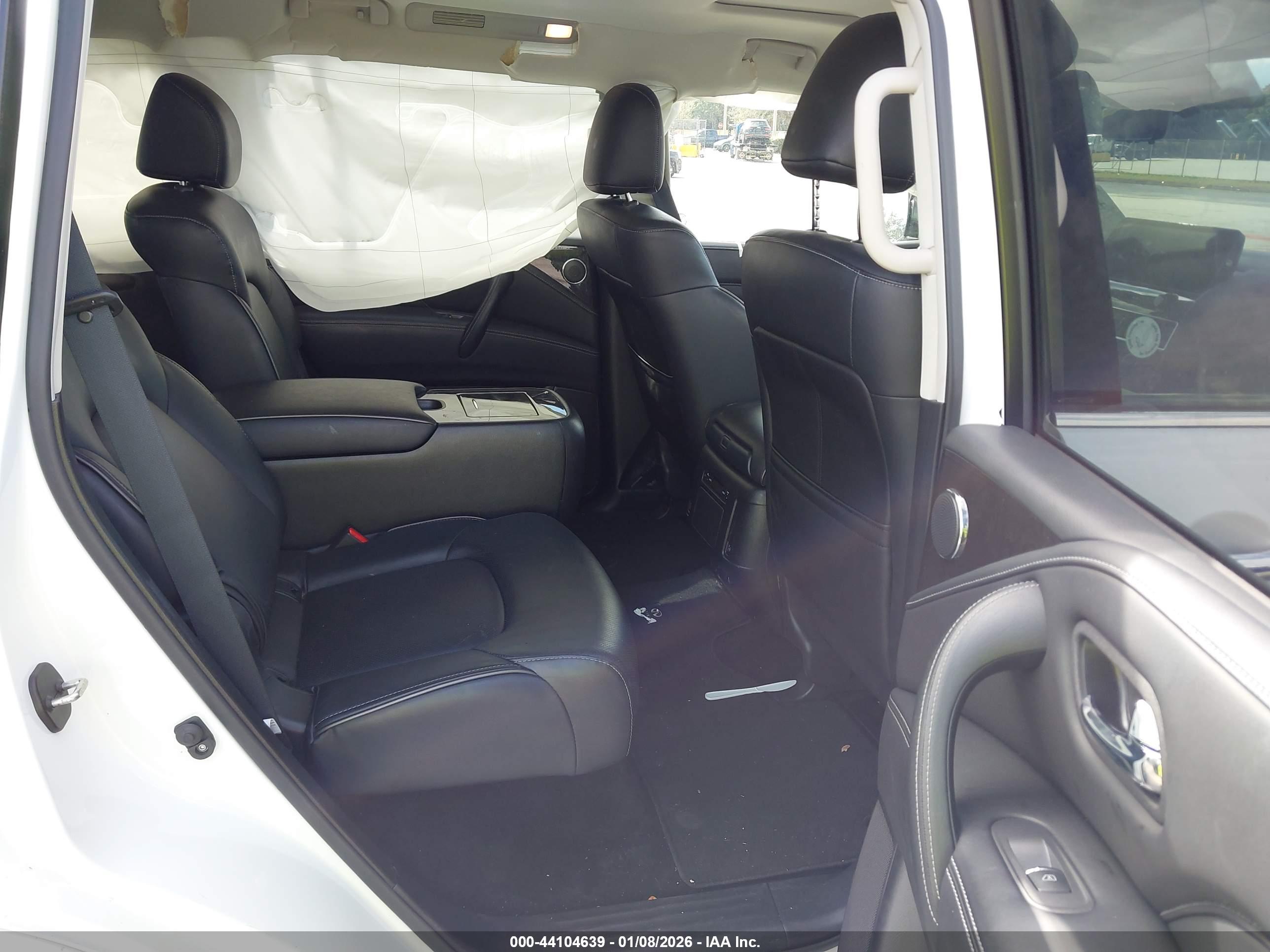 INFINITI QX80 image 8
