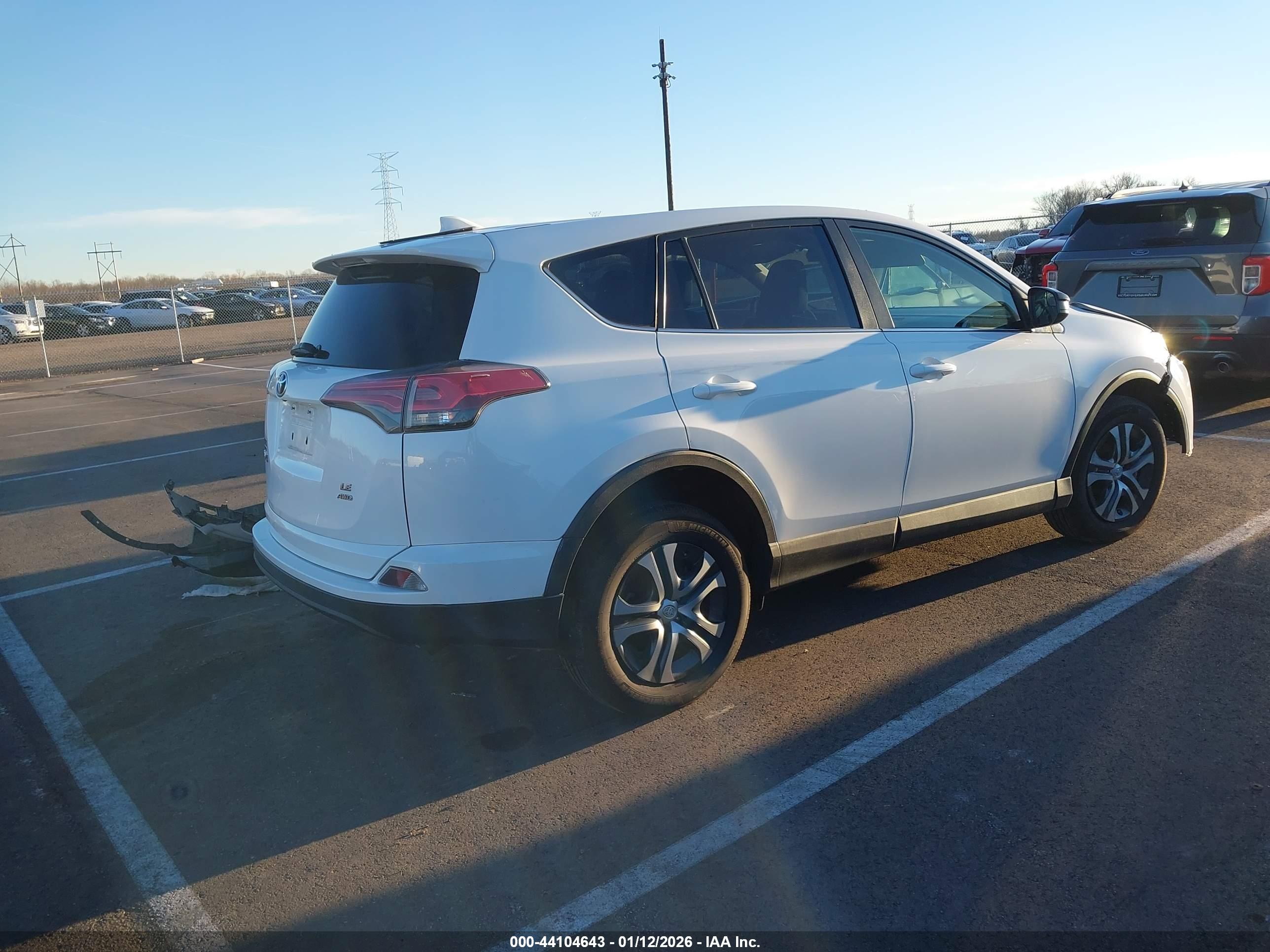 TOYOTA RAV4 image 4