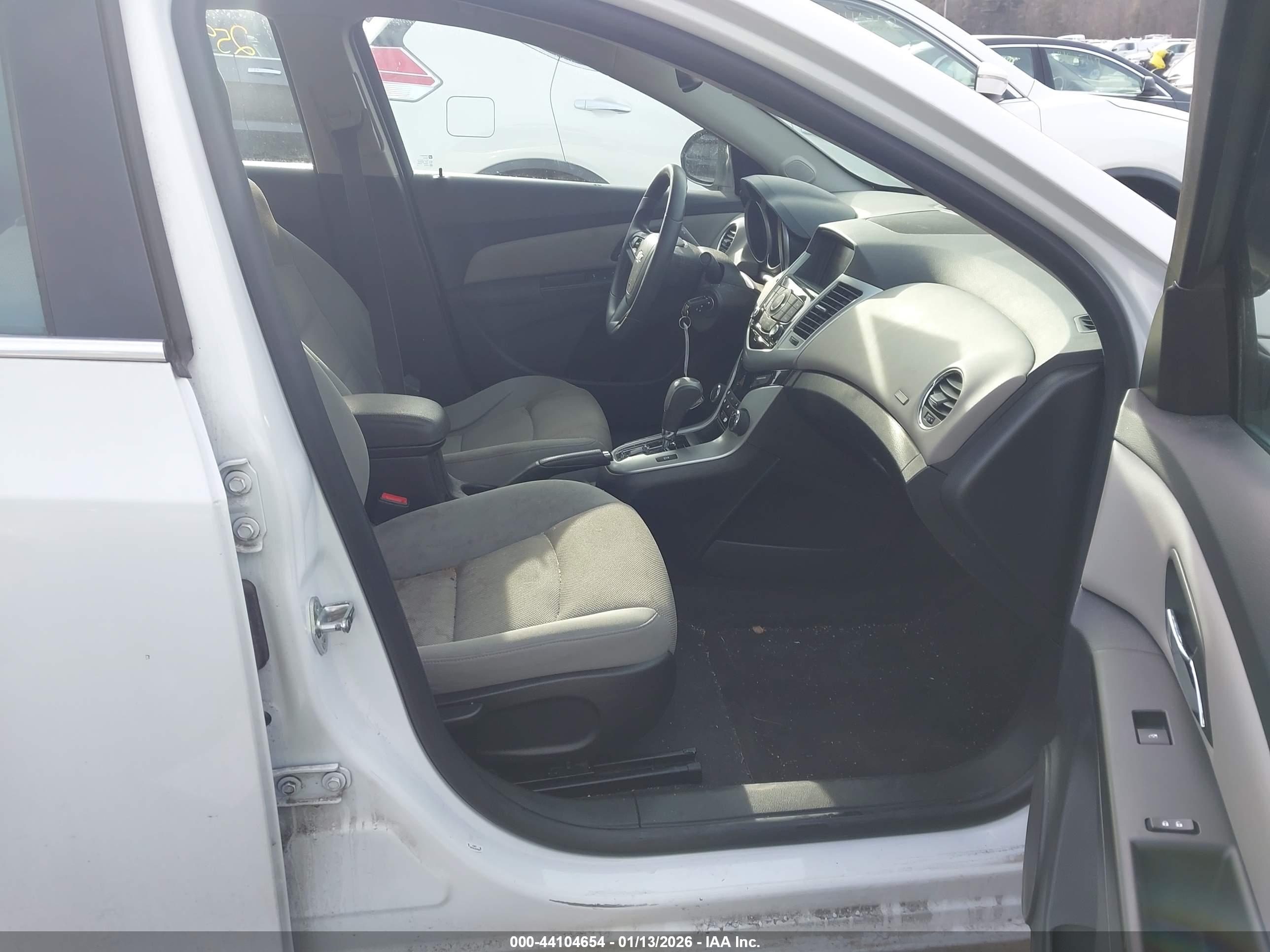 CHEVROLET CRUZE image 5