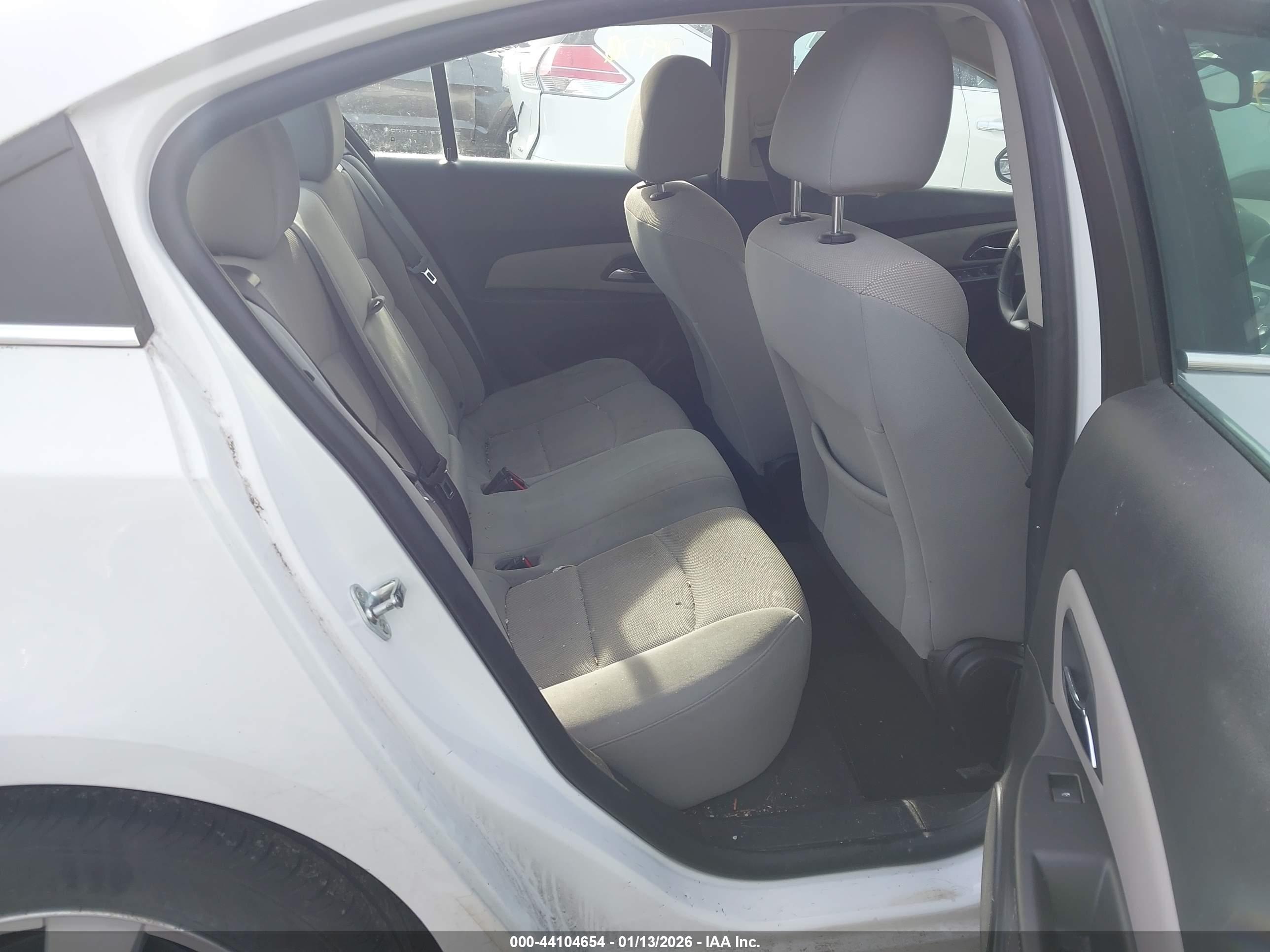 CHEVROLET CRUZE image 8