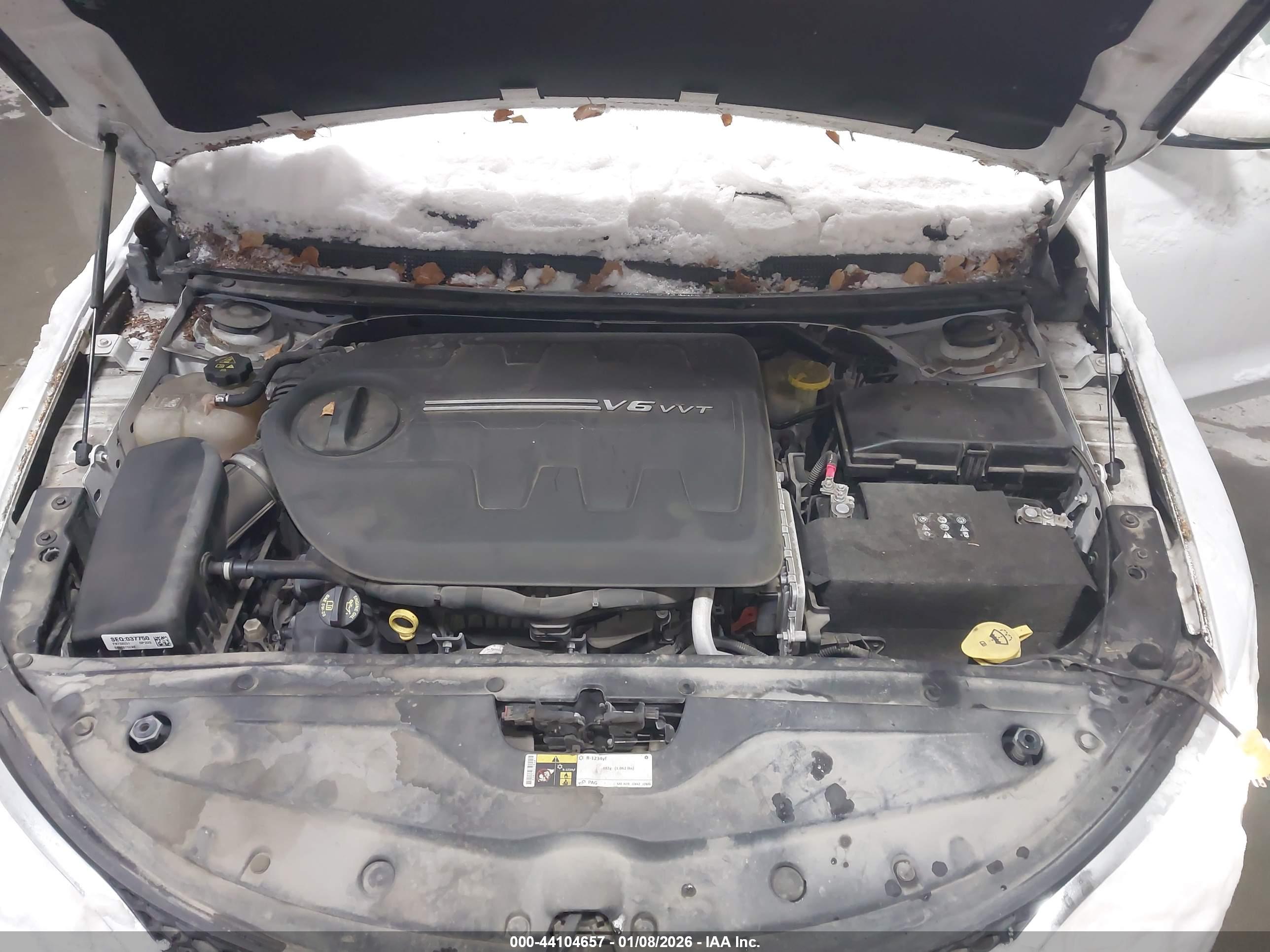 CHRYSLER 200 image 10