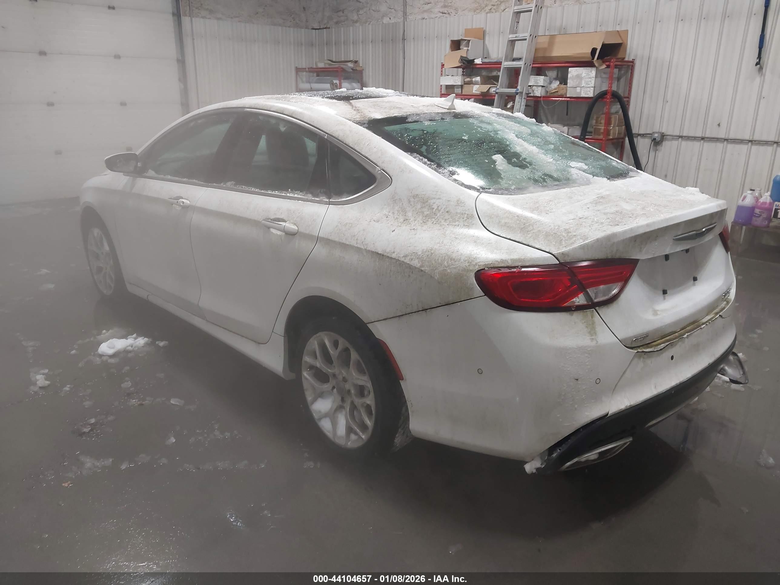 CHRYSLER 200 image 3