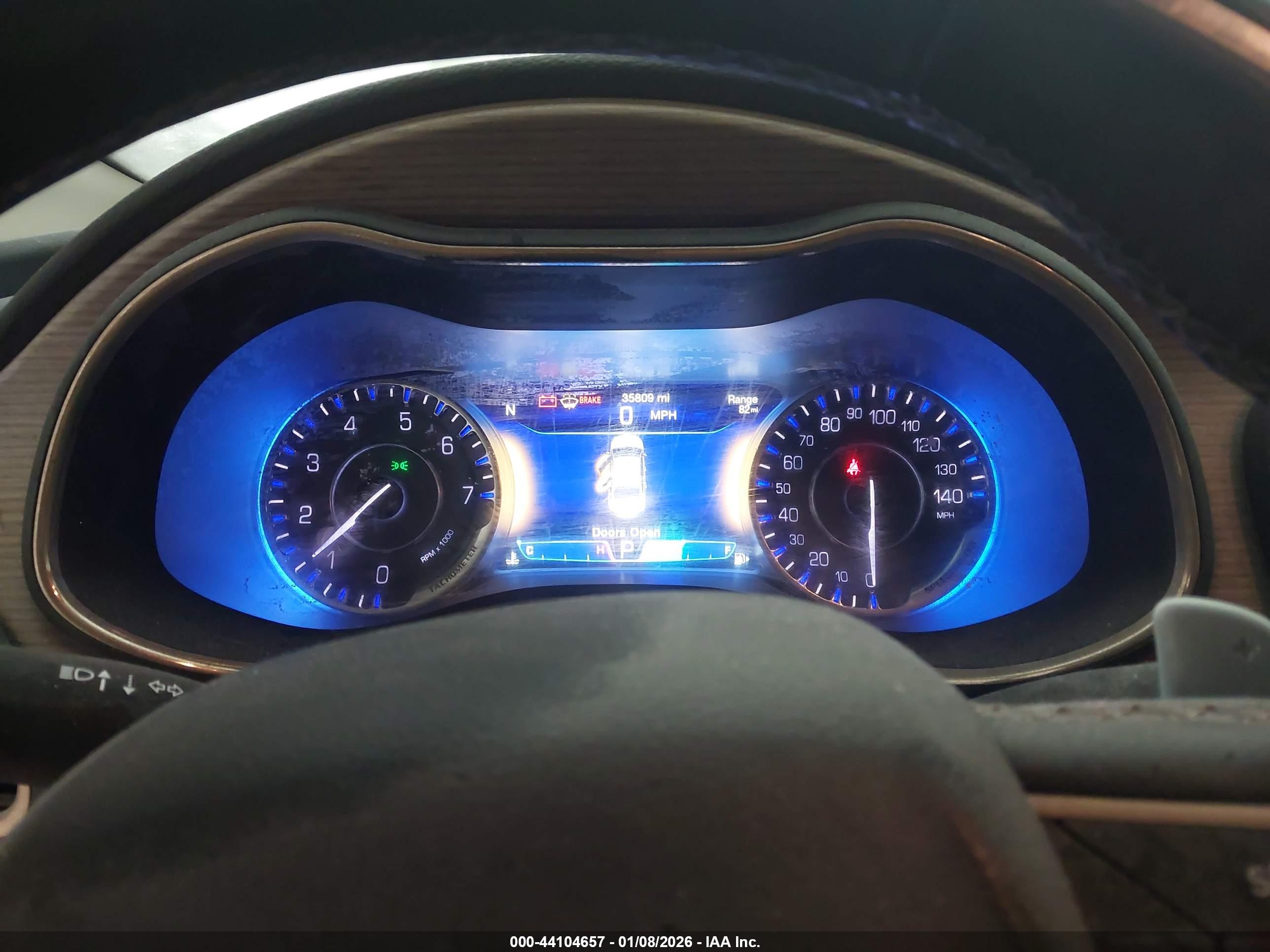 CHRYSLER 200 image 7