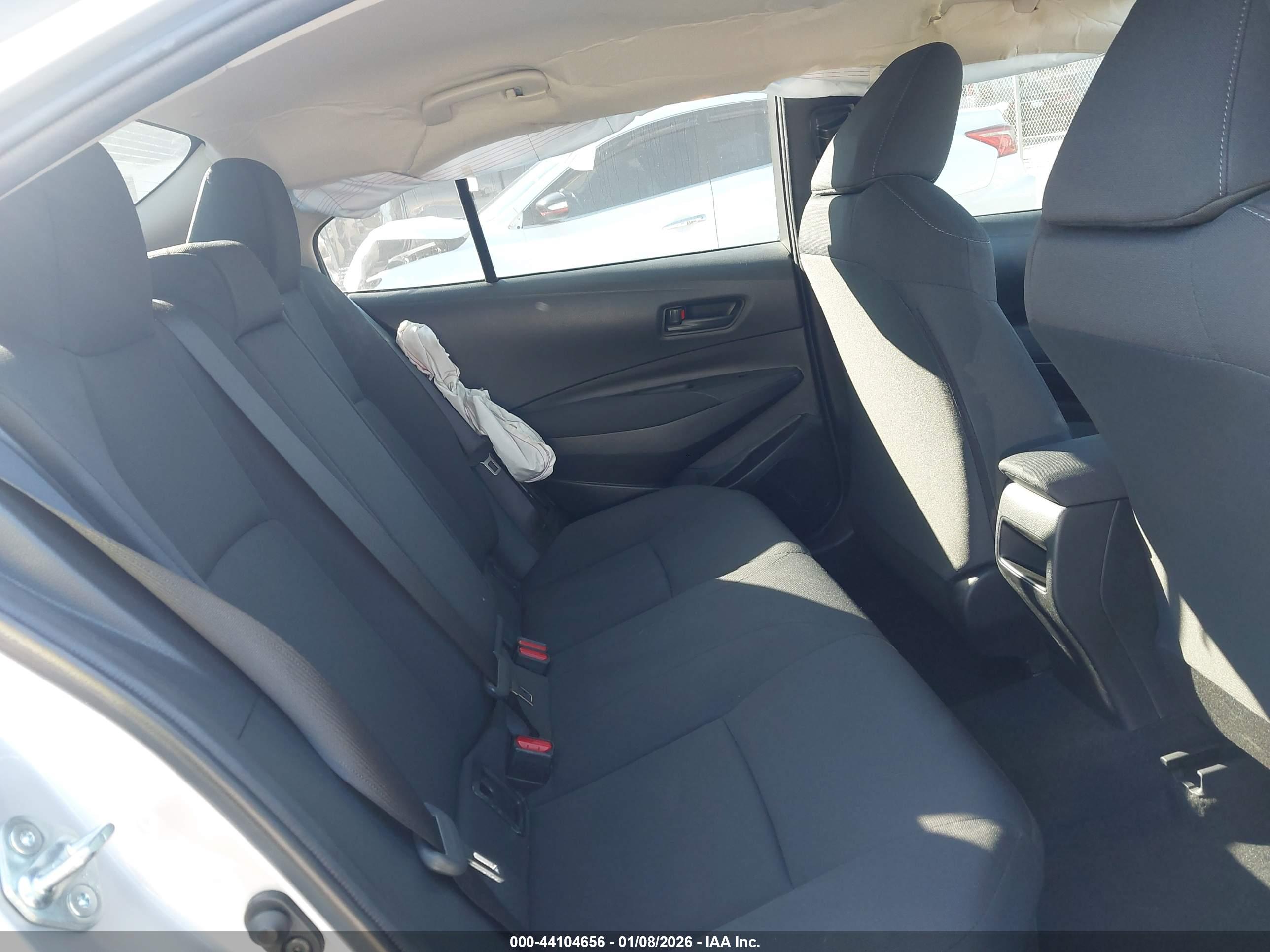TOYOTA COROLLA image 8