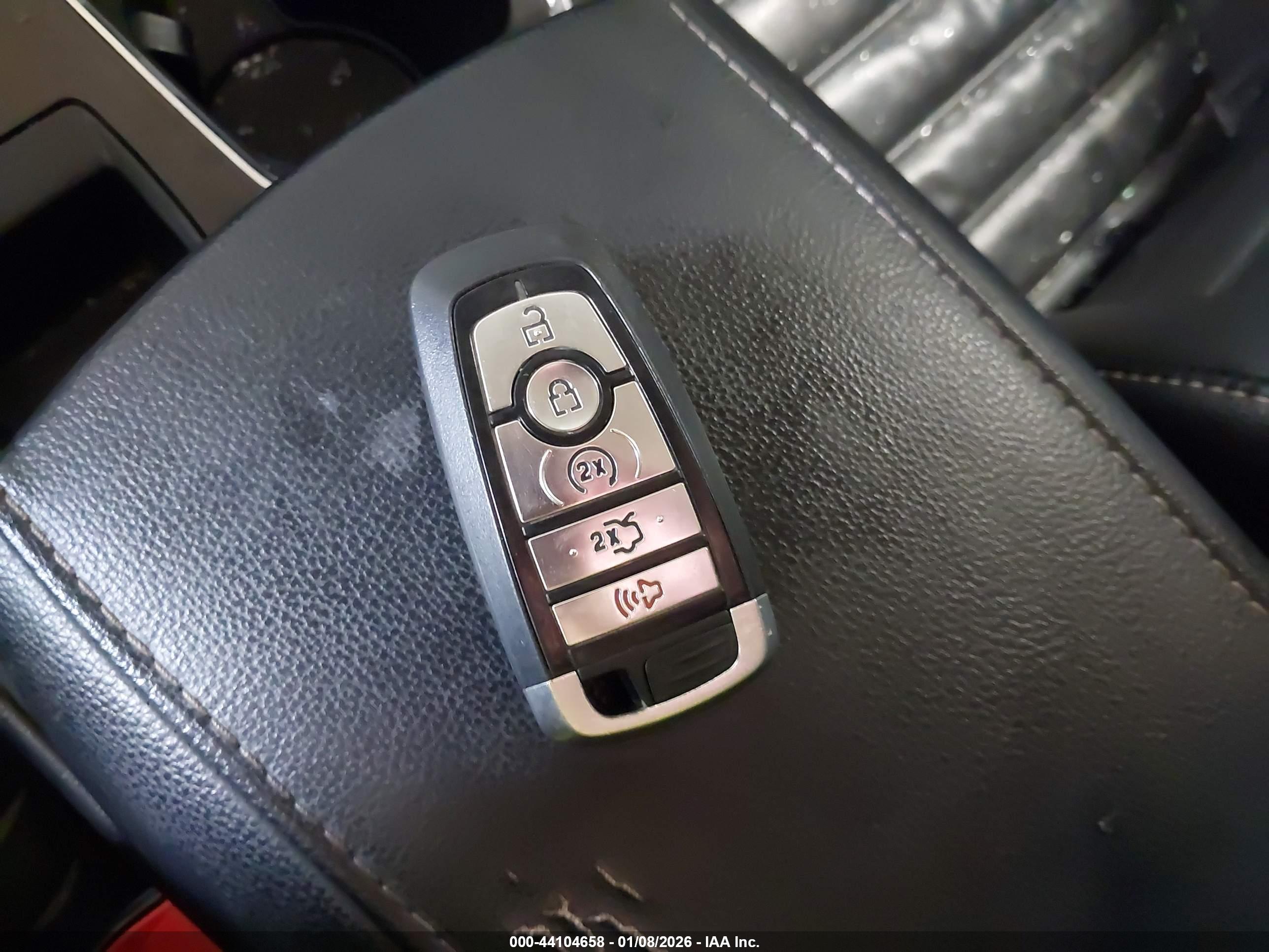 FORD FUSION image 11