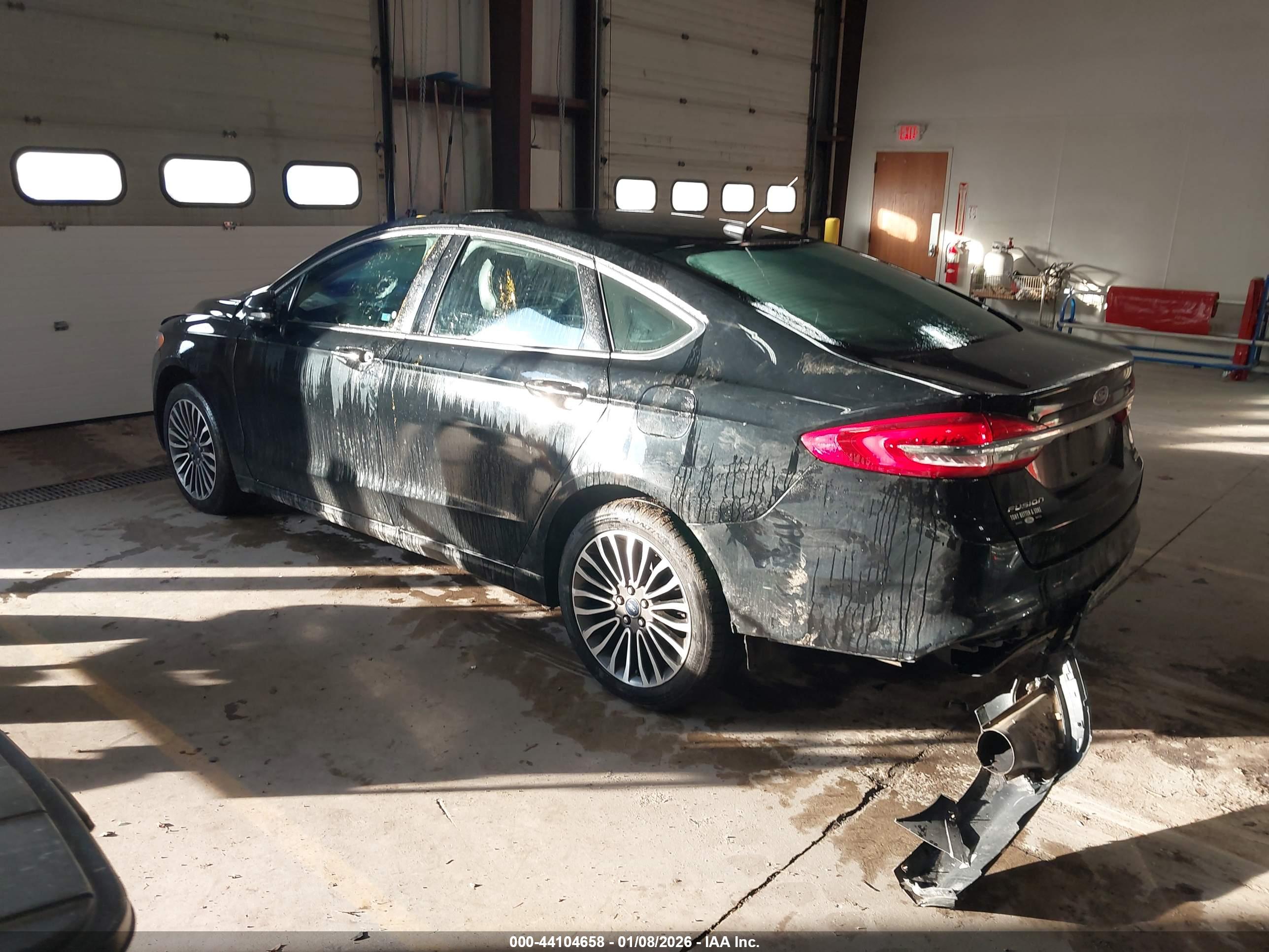 FORD FUSION image 3