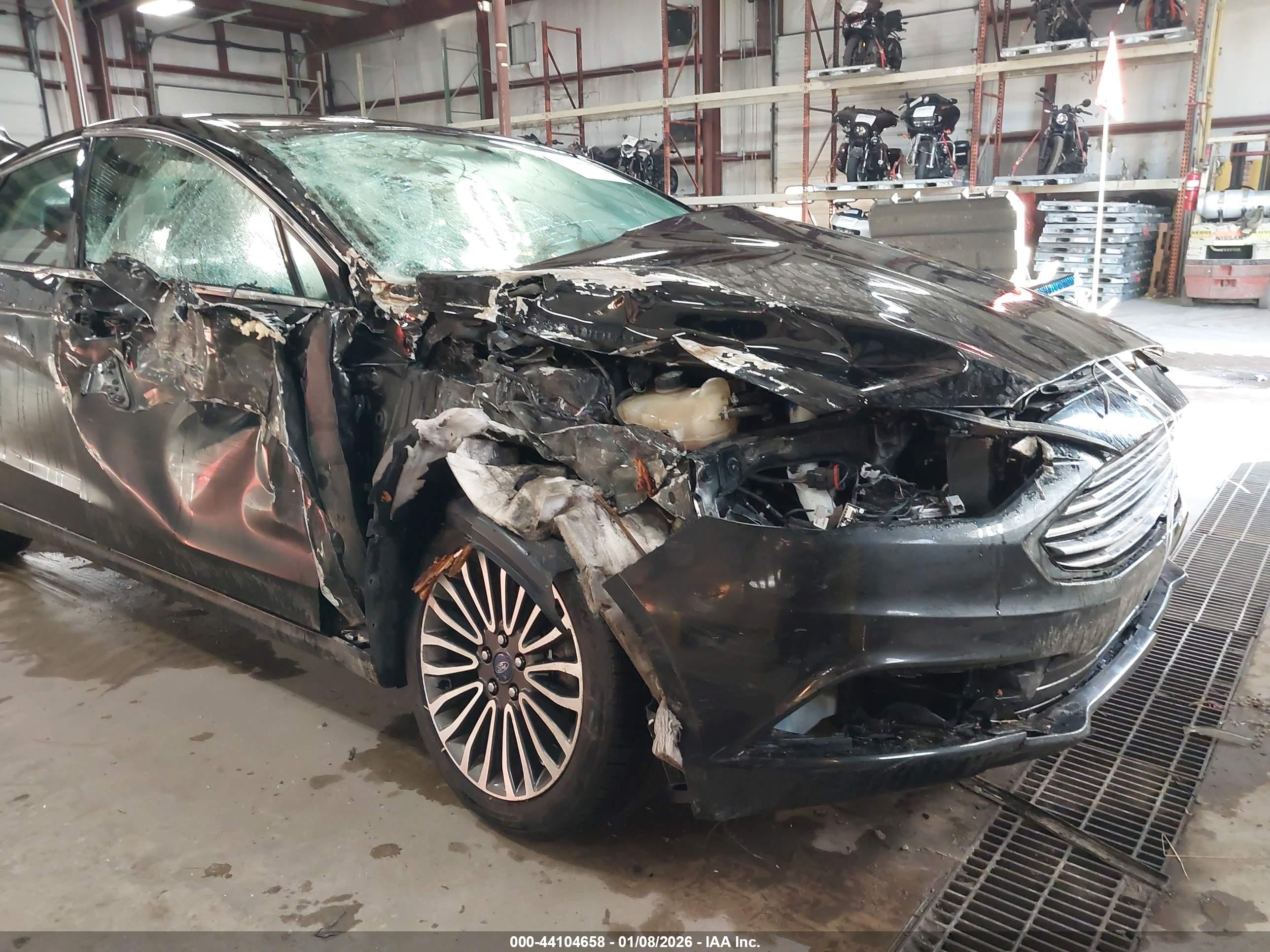 FORD FUSION image 6