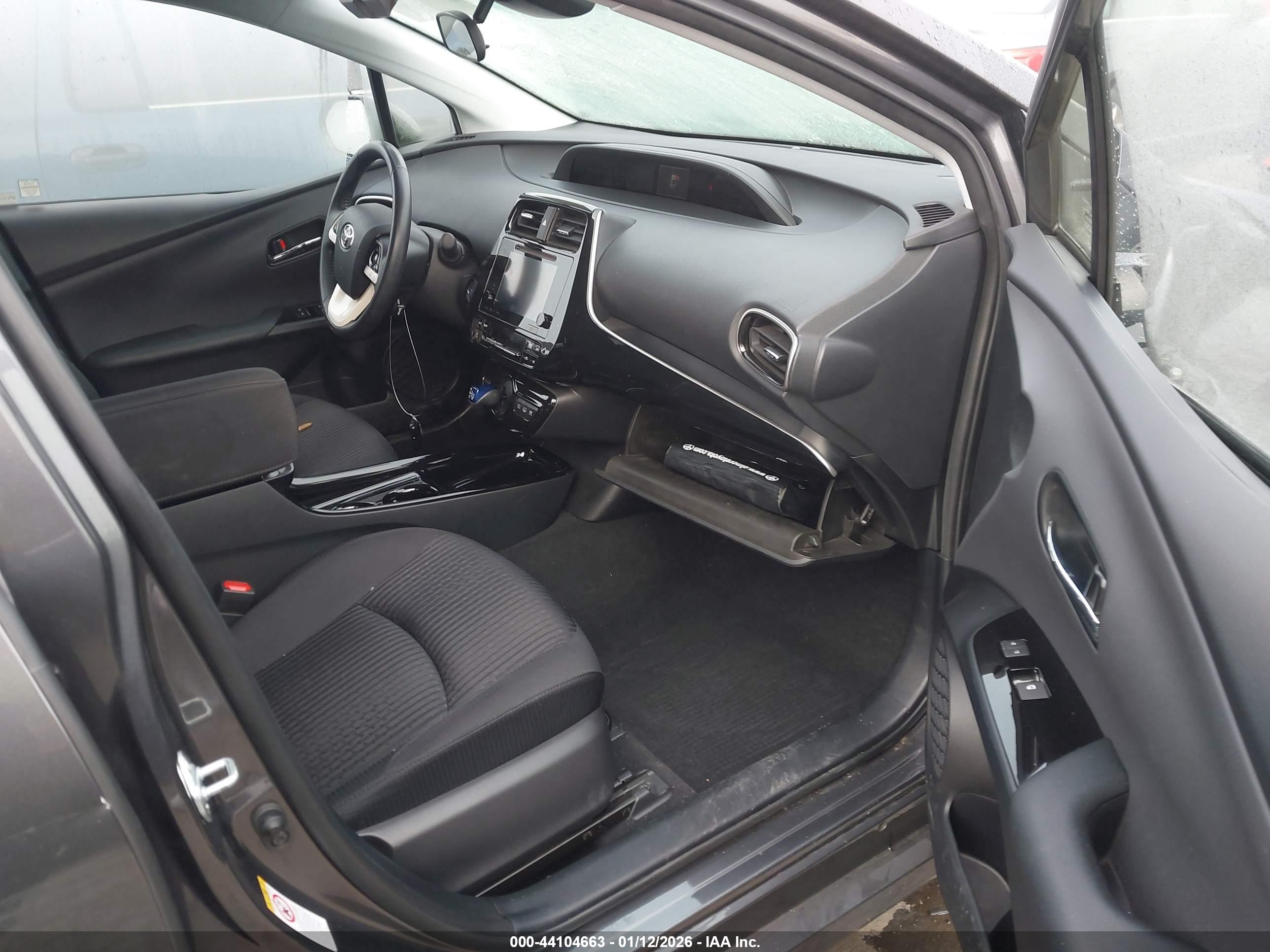 TOYOTA PRIUS image 5