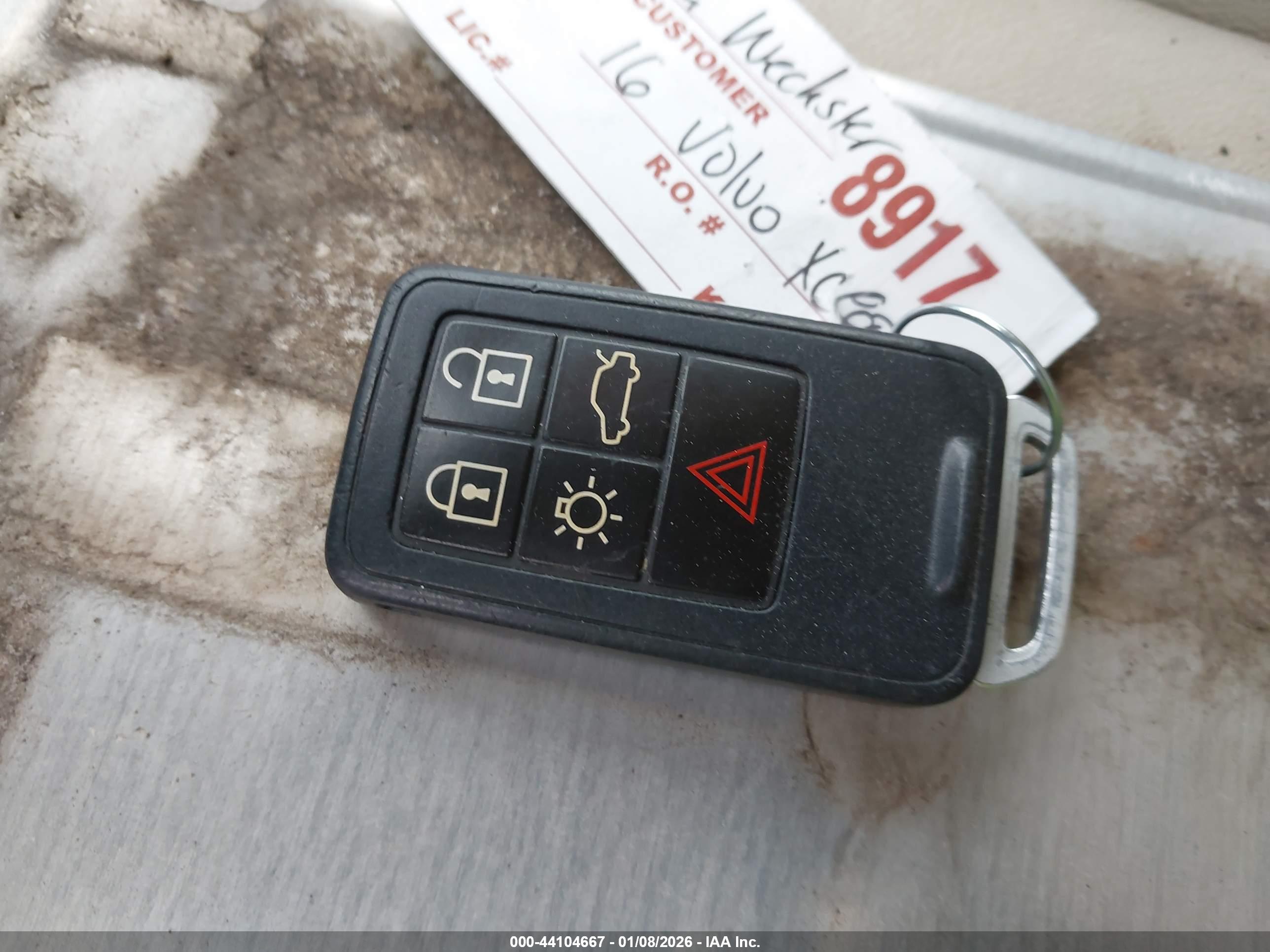 VOLVO XC60 image 11