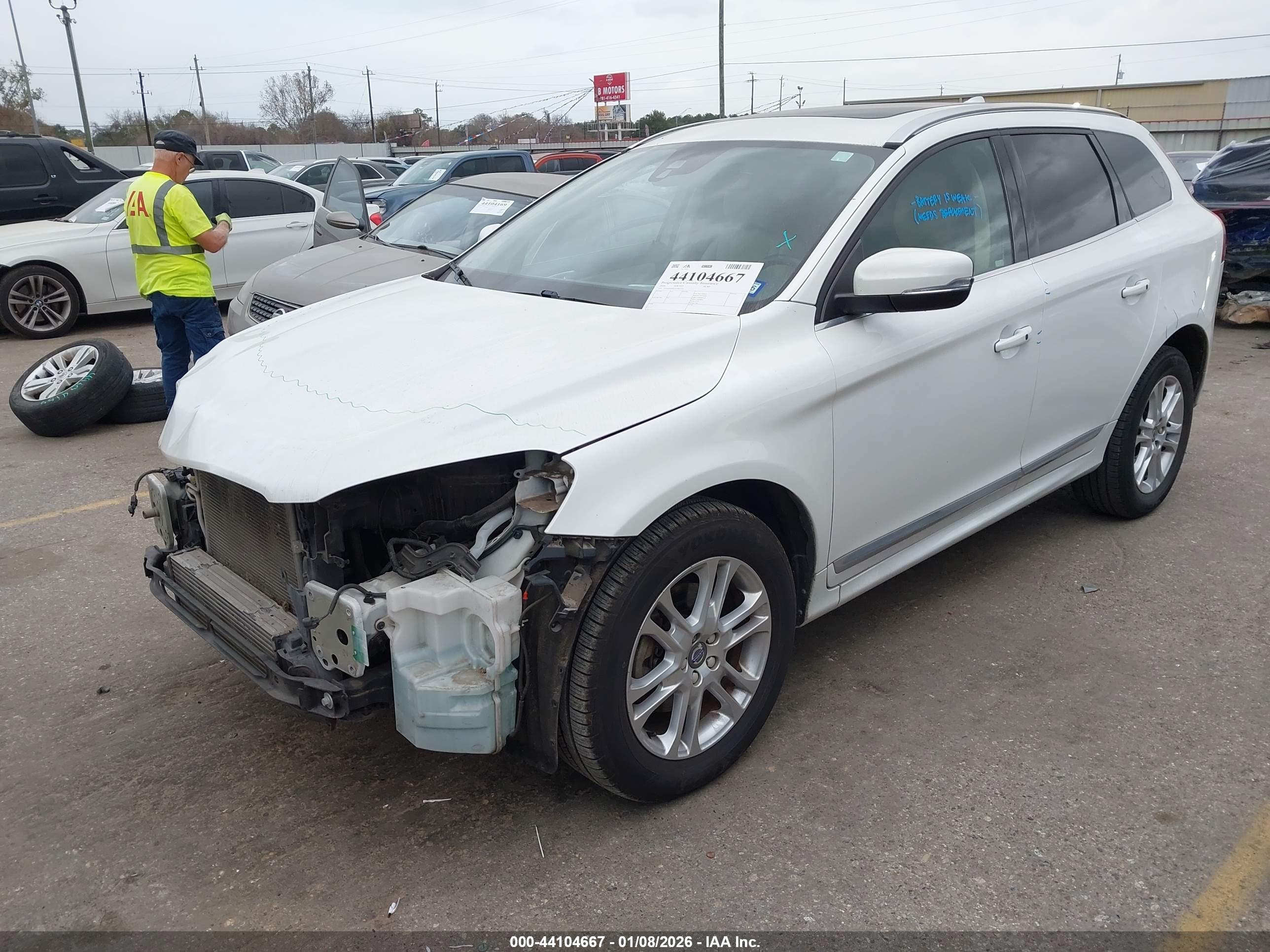 VOLVO XC60 image 2