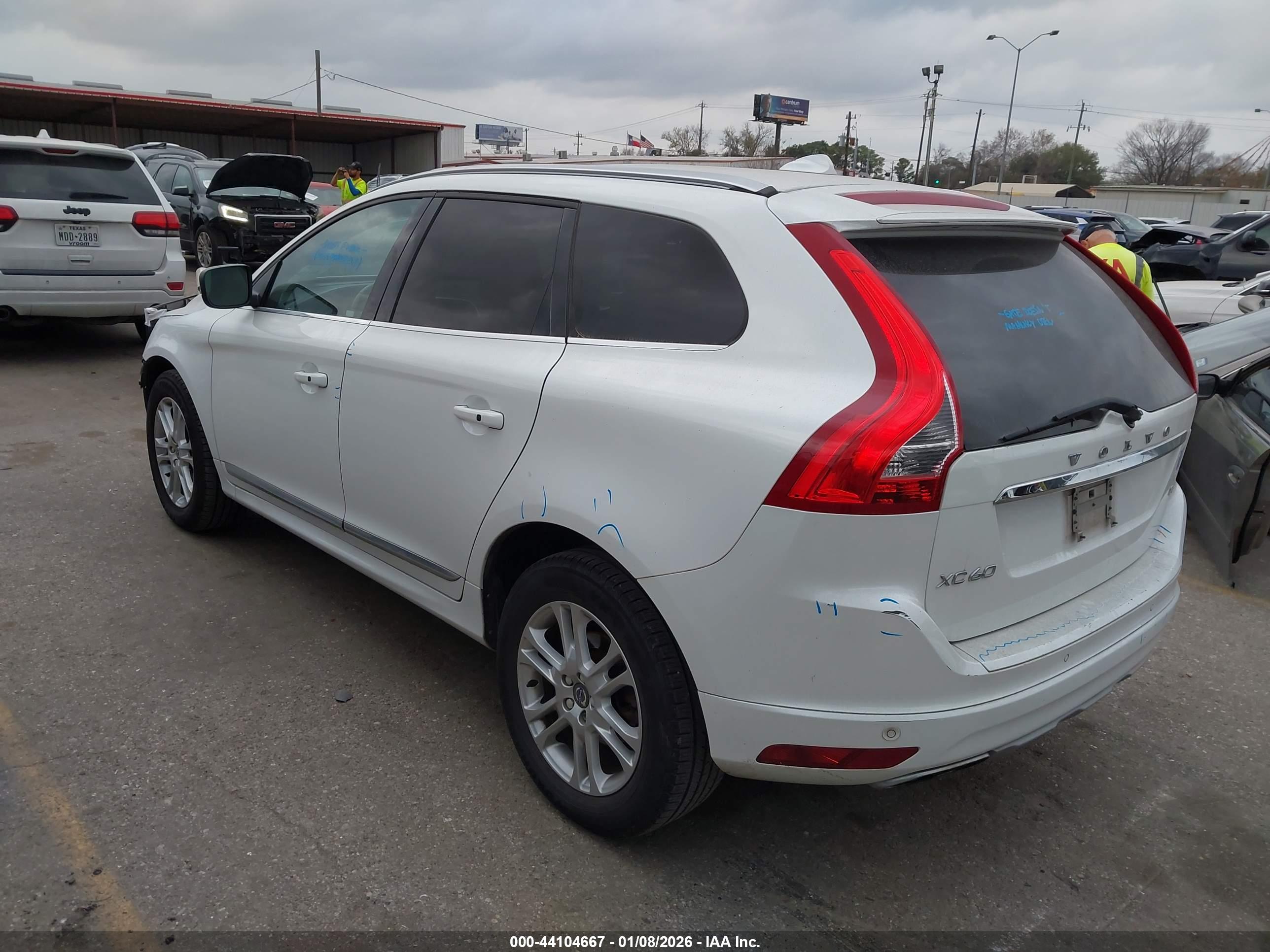 VOLVO XC60 image 3