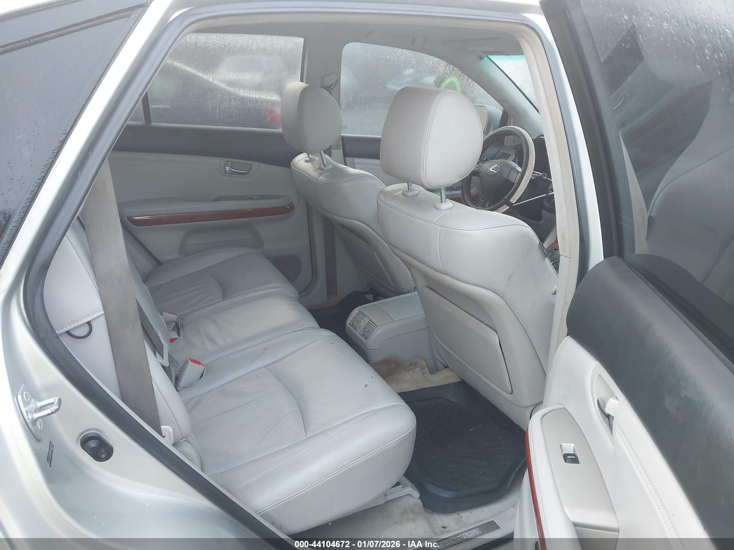 LEXUS RX image 8