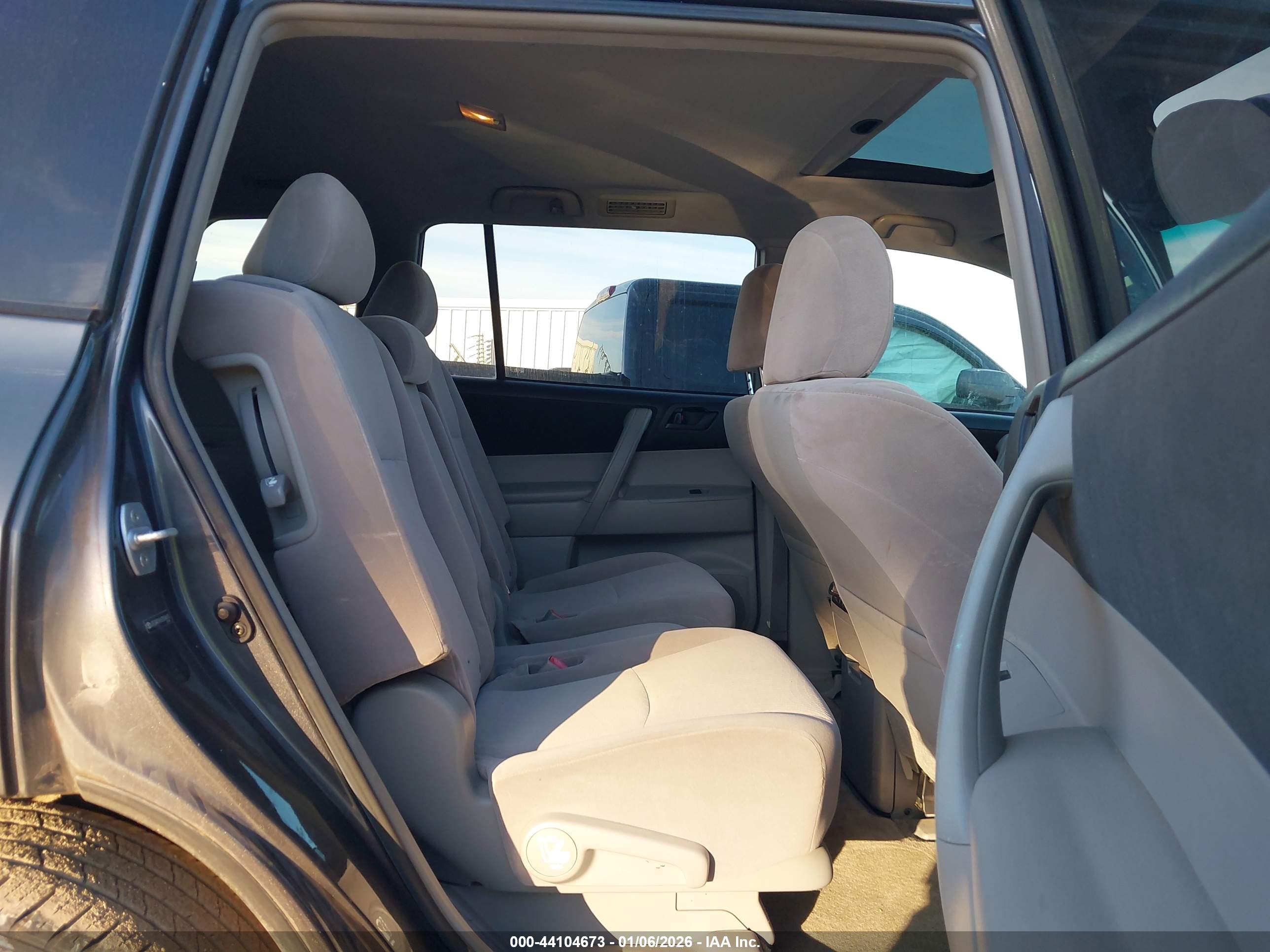 TOYOTA HIGHLANDER image 8