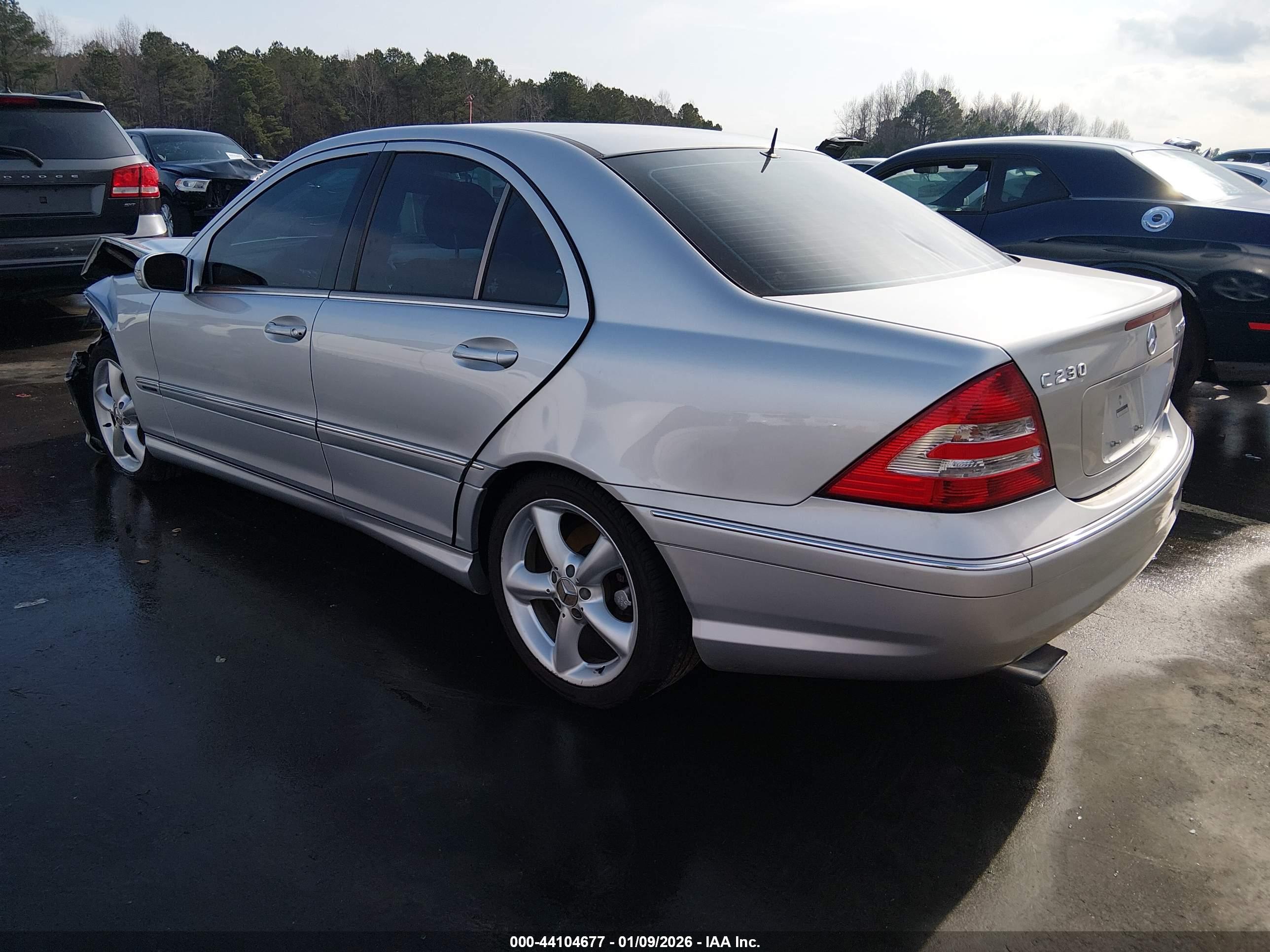 MERCEDES-BENZ C image 3