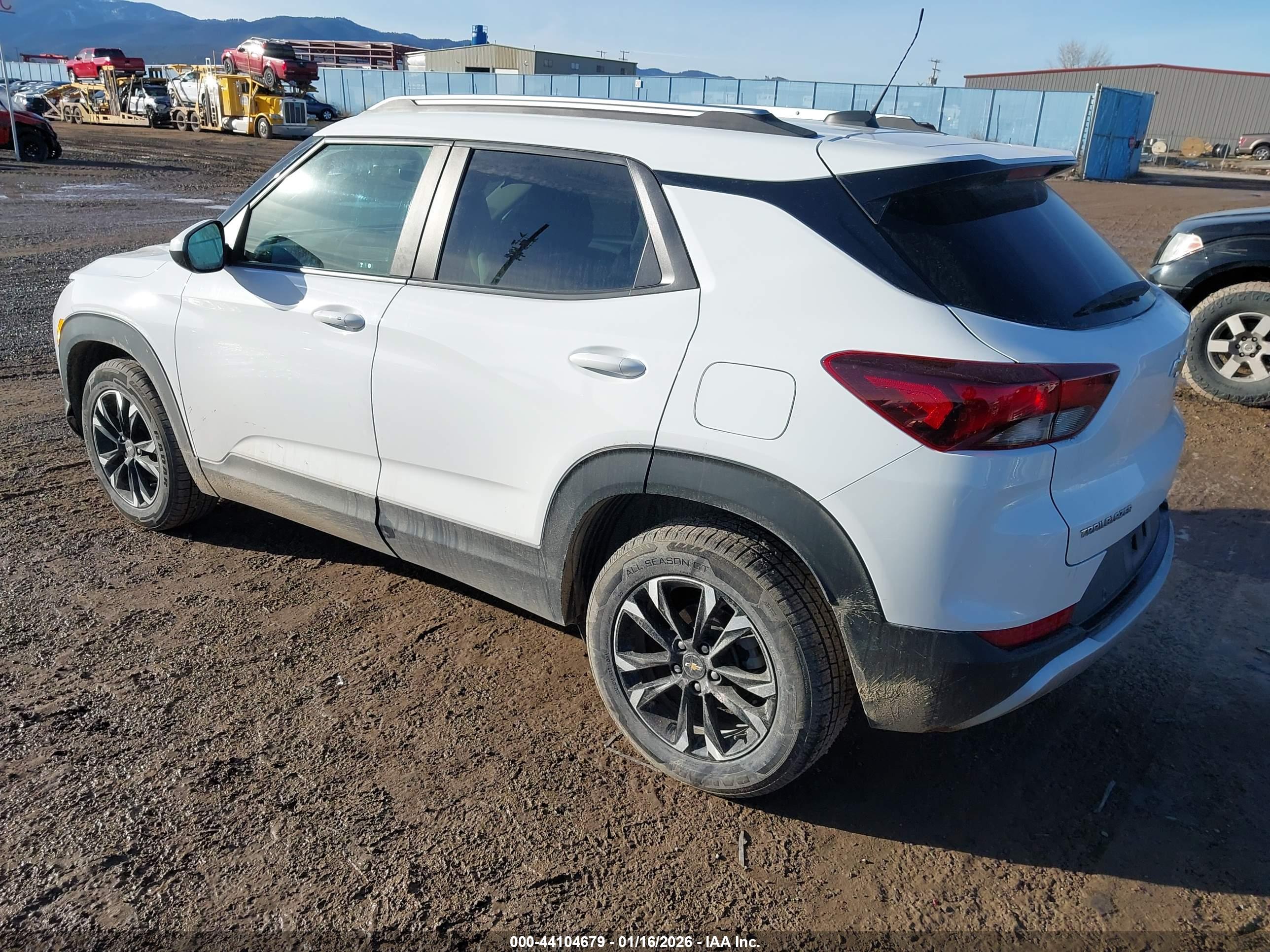 CHEVROLET TRAILBLAZER image 3