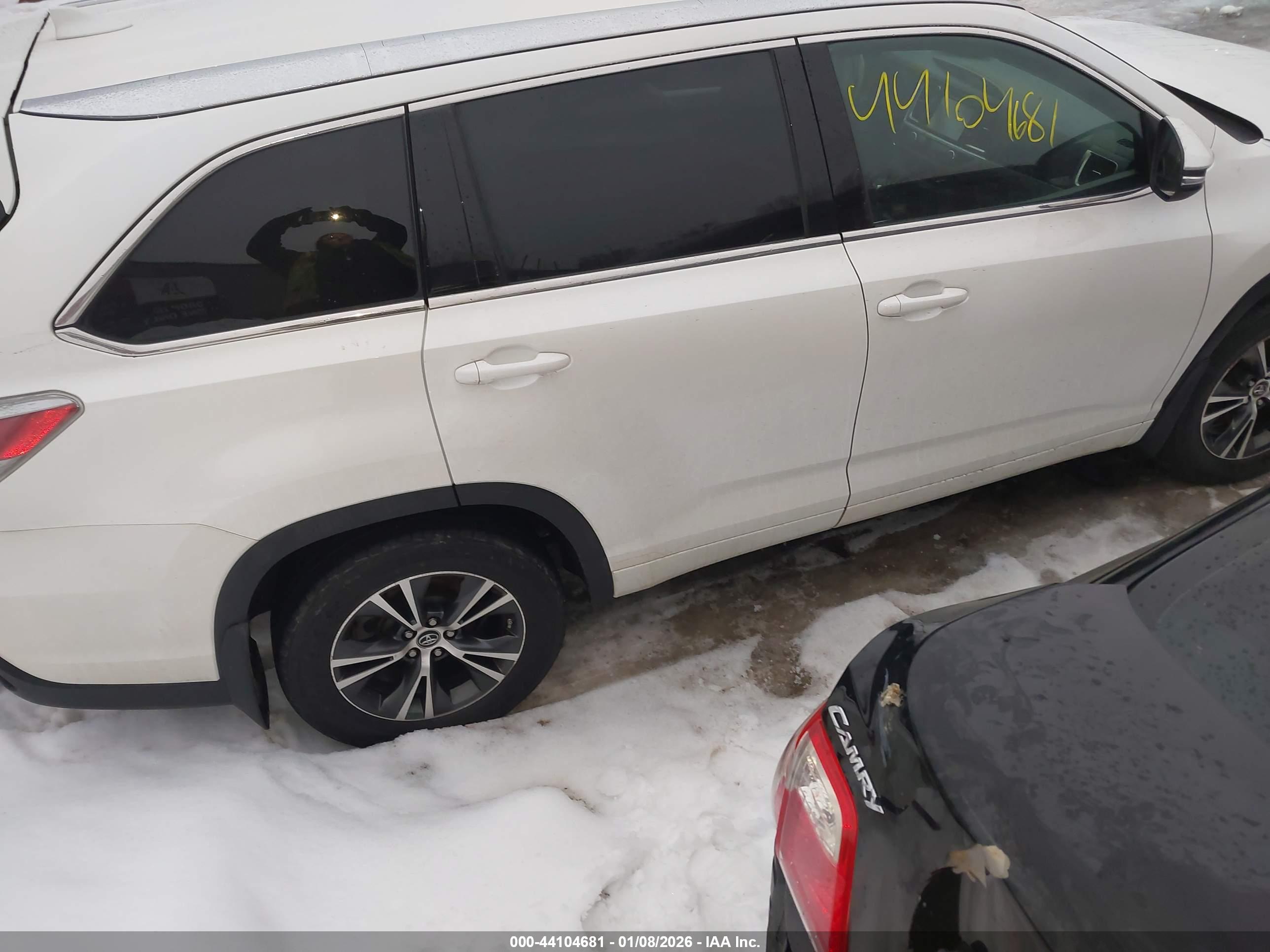 TOYOTA HIGHLANDER image 4