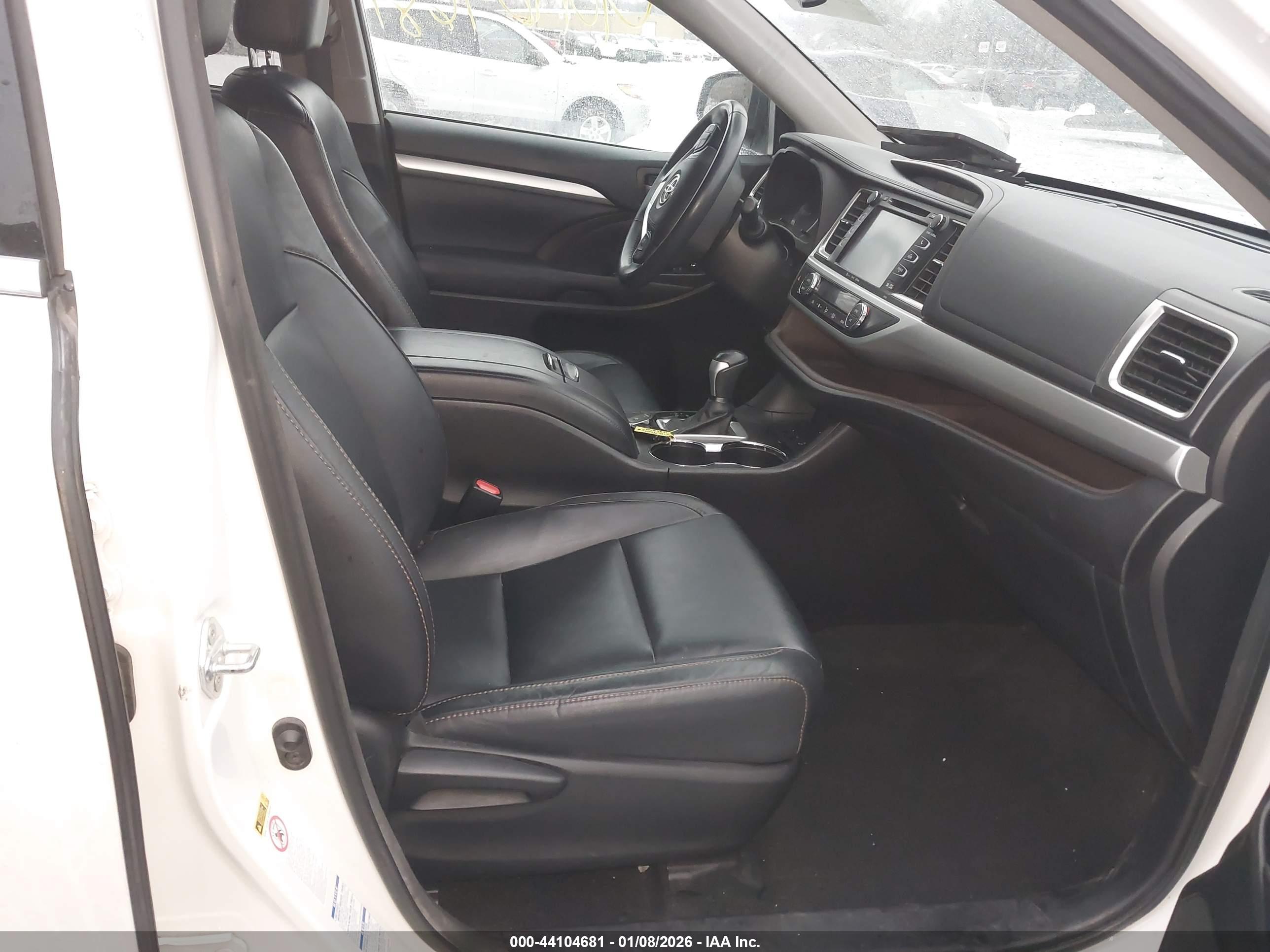TOYOTA HIGHLANDER image 5