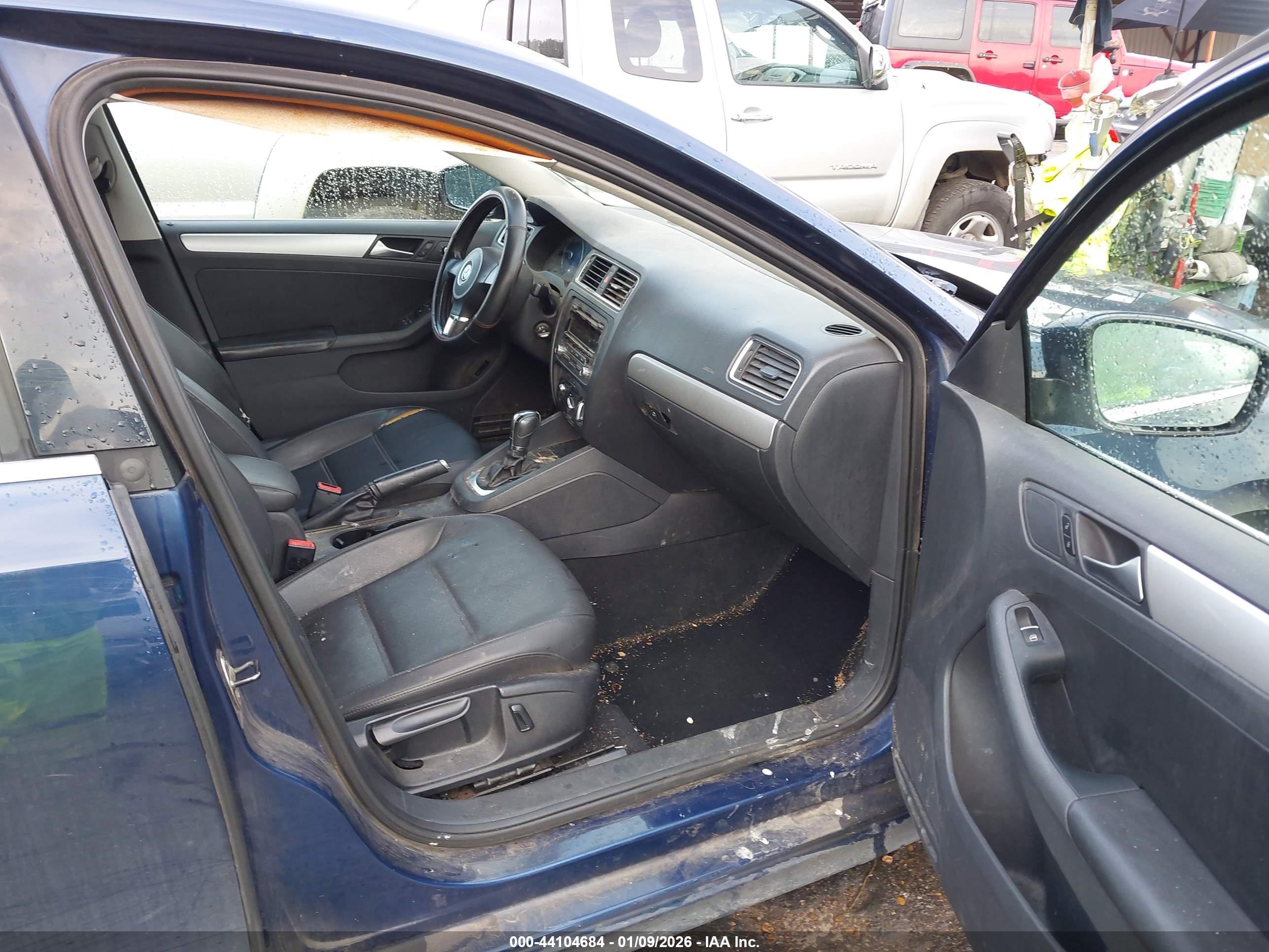 VOLKSWAGEN JETTA image 5