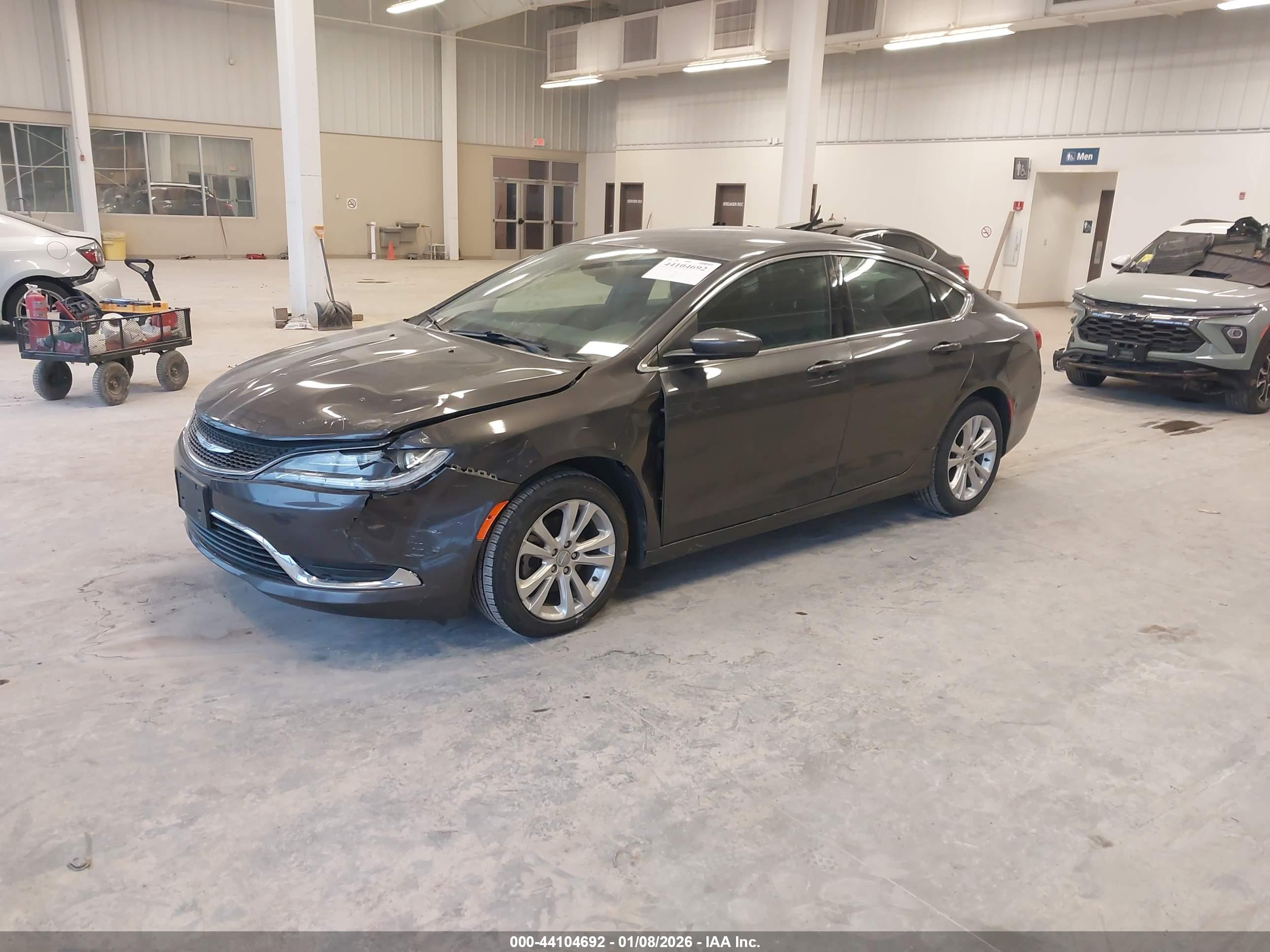 CHRYSLER 200 image 2
