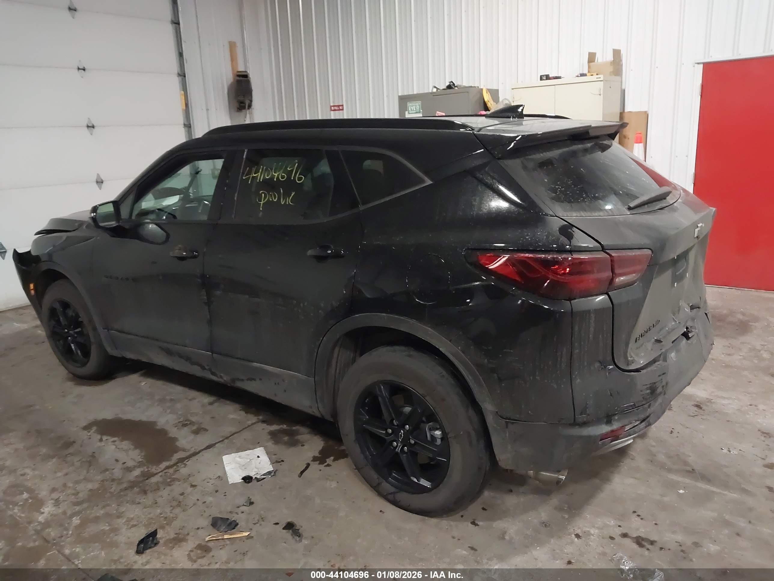 CHEVROLET BLAZER image 3