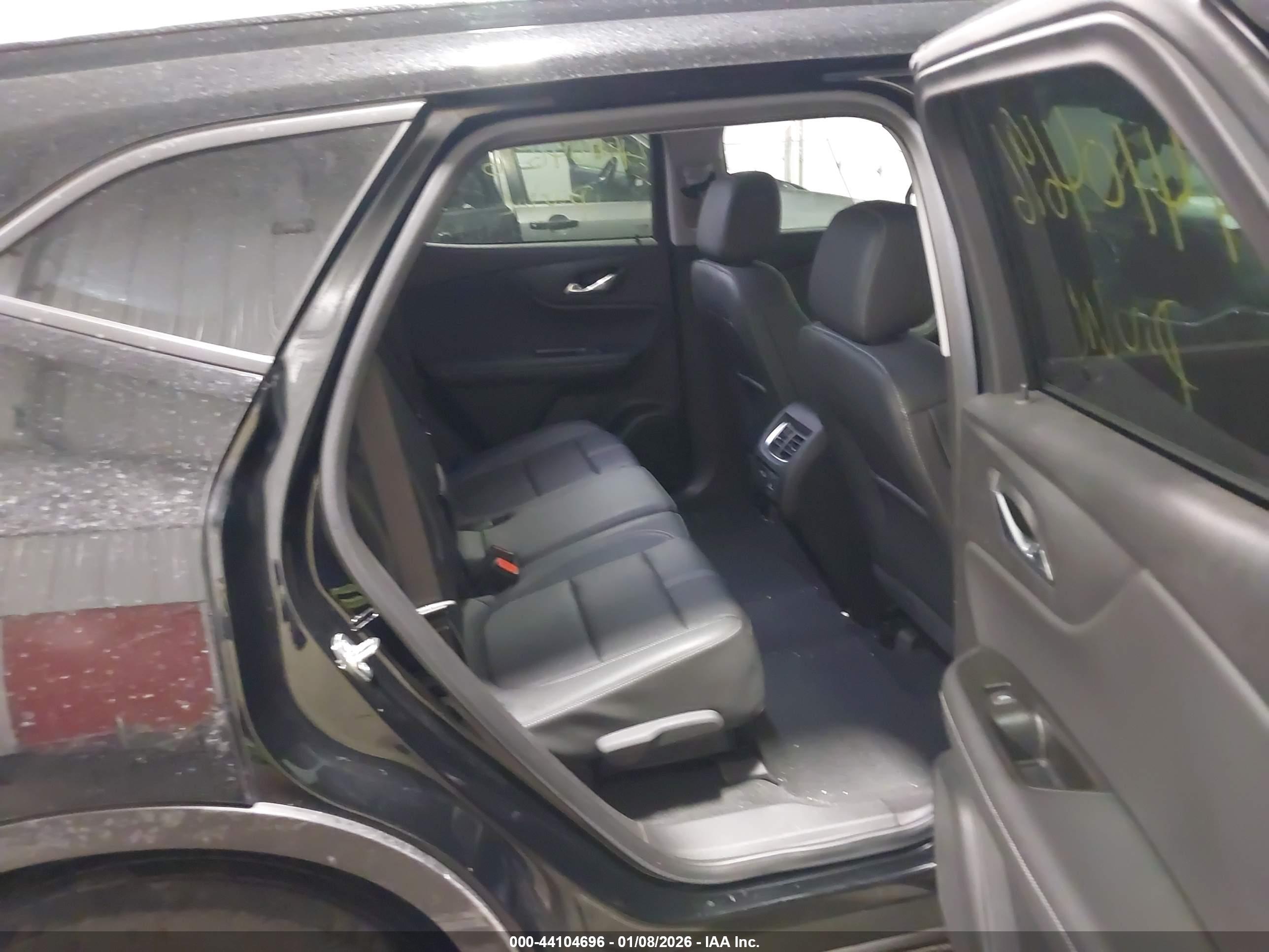 CHEVROLET BLAZER image 8