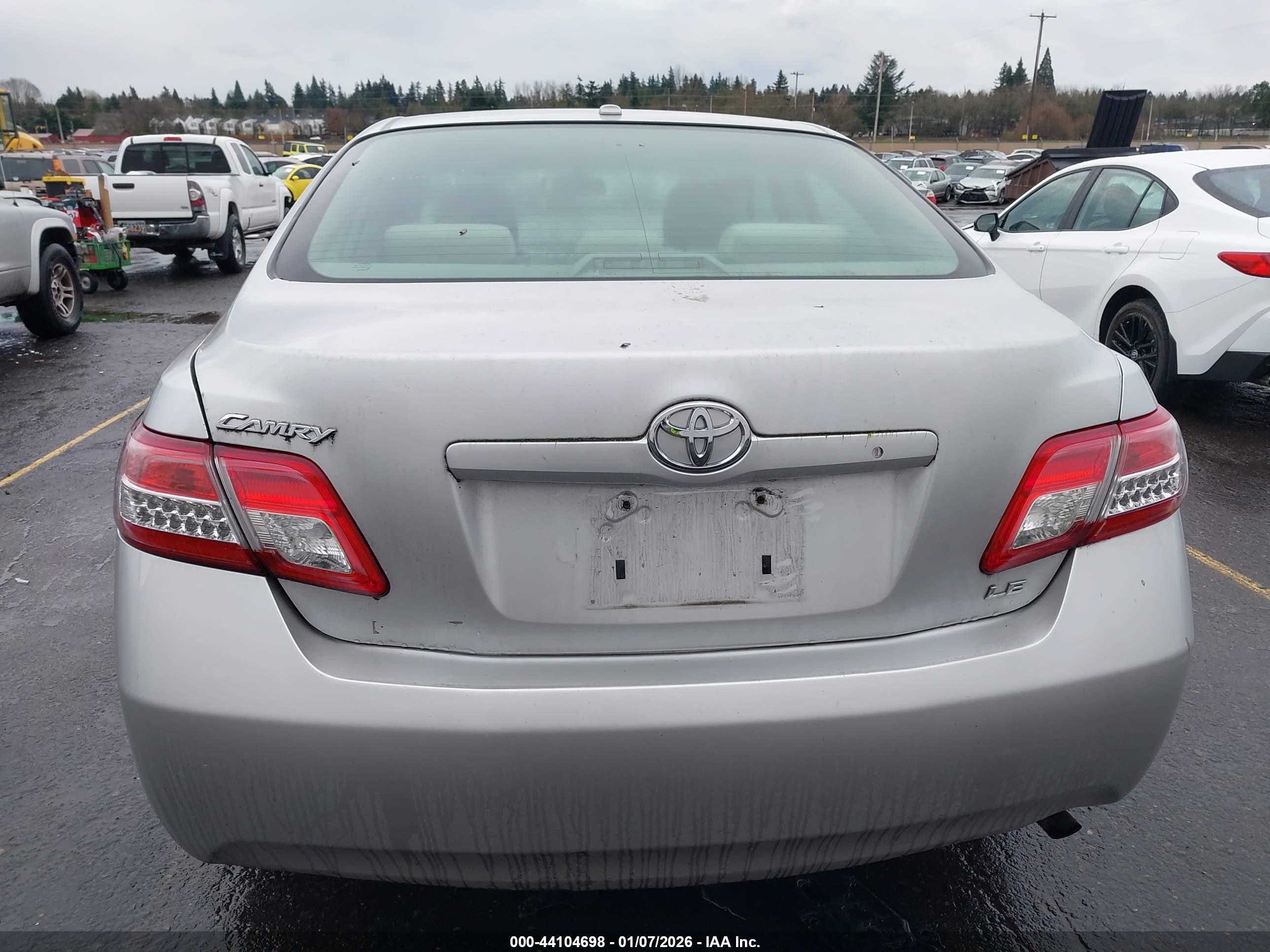 TOYOTA CAMRY image 6
