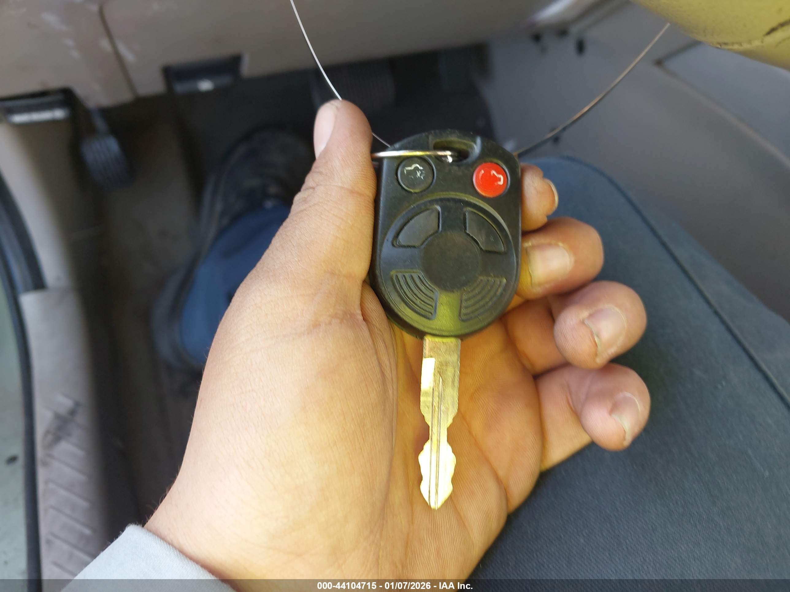 FORD ESCAPE image 11
