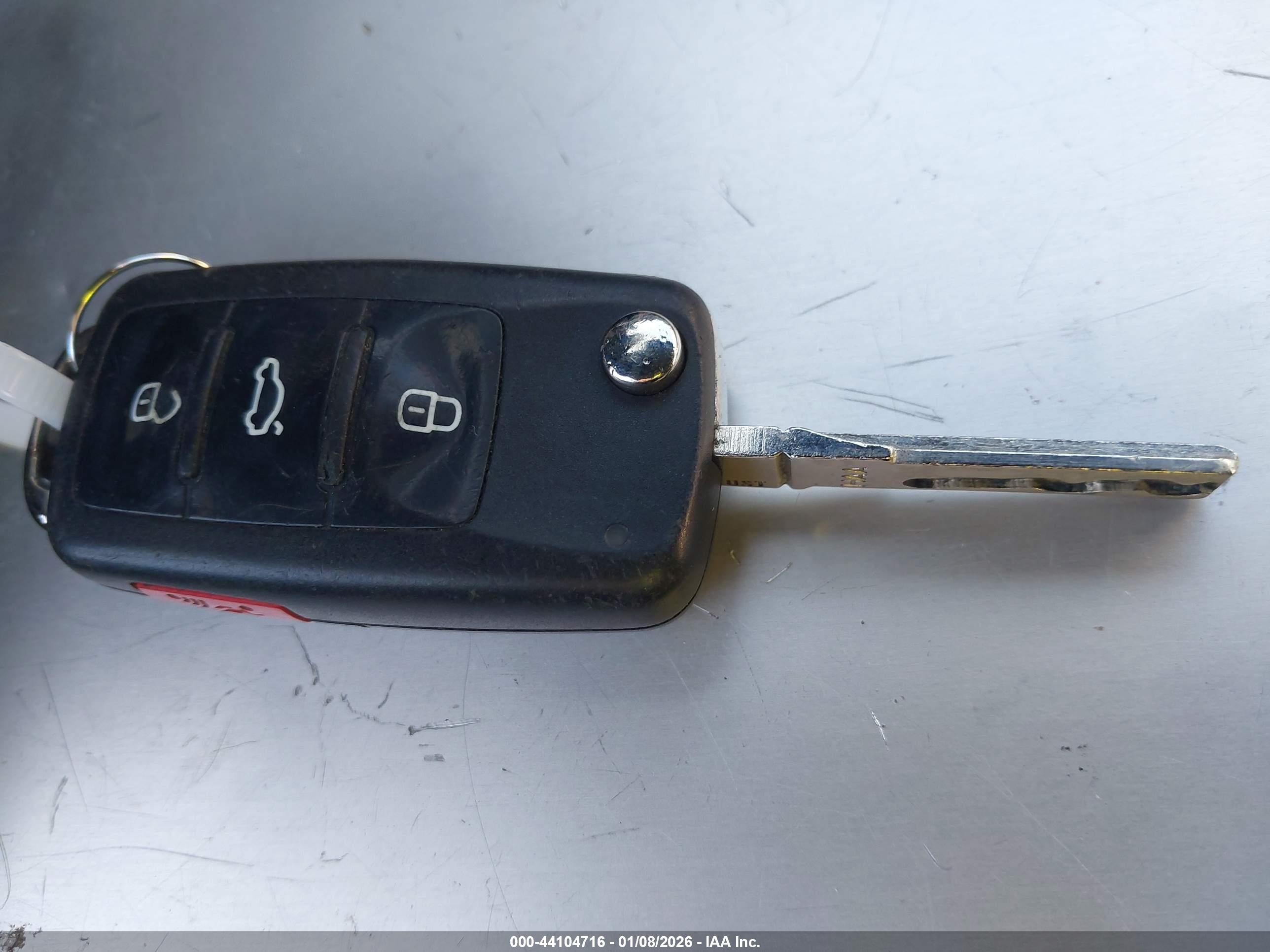 VOLKSWAGEN PASSAT image 11