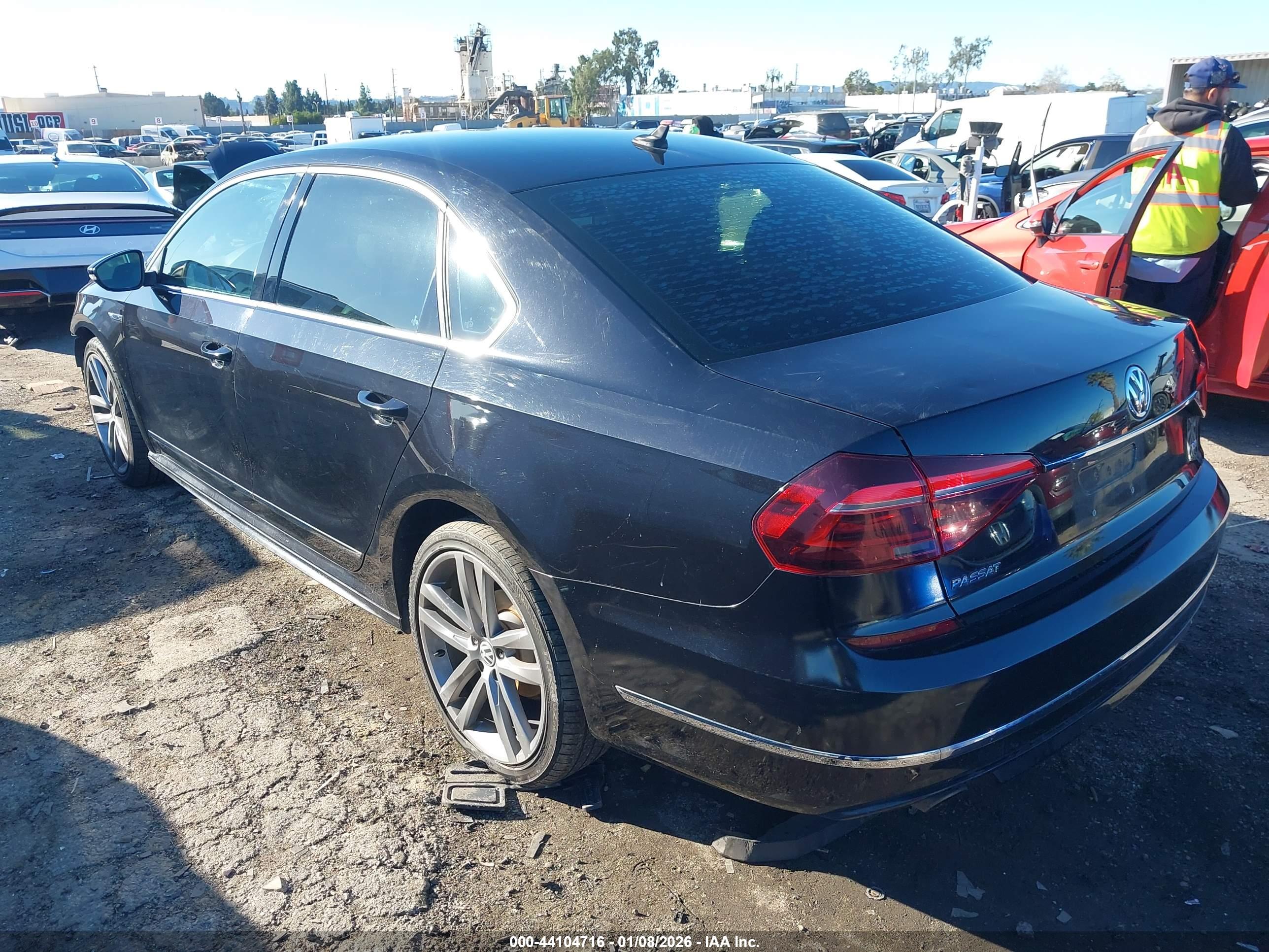 VOLKSWAGEN PASSAT image 3