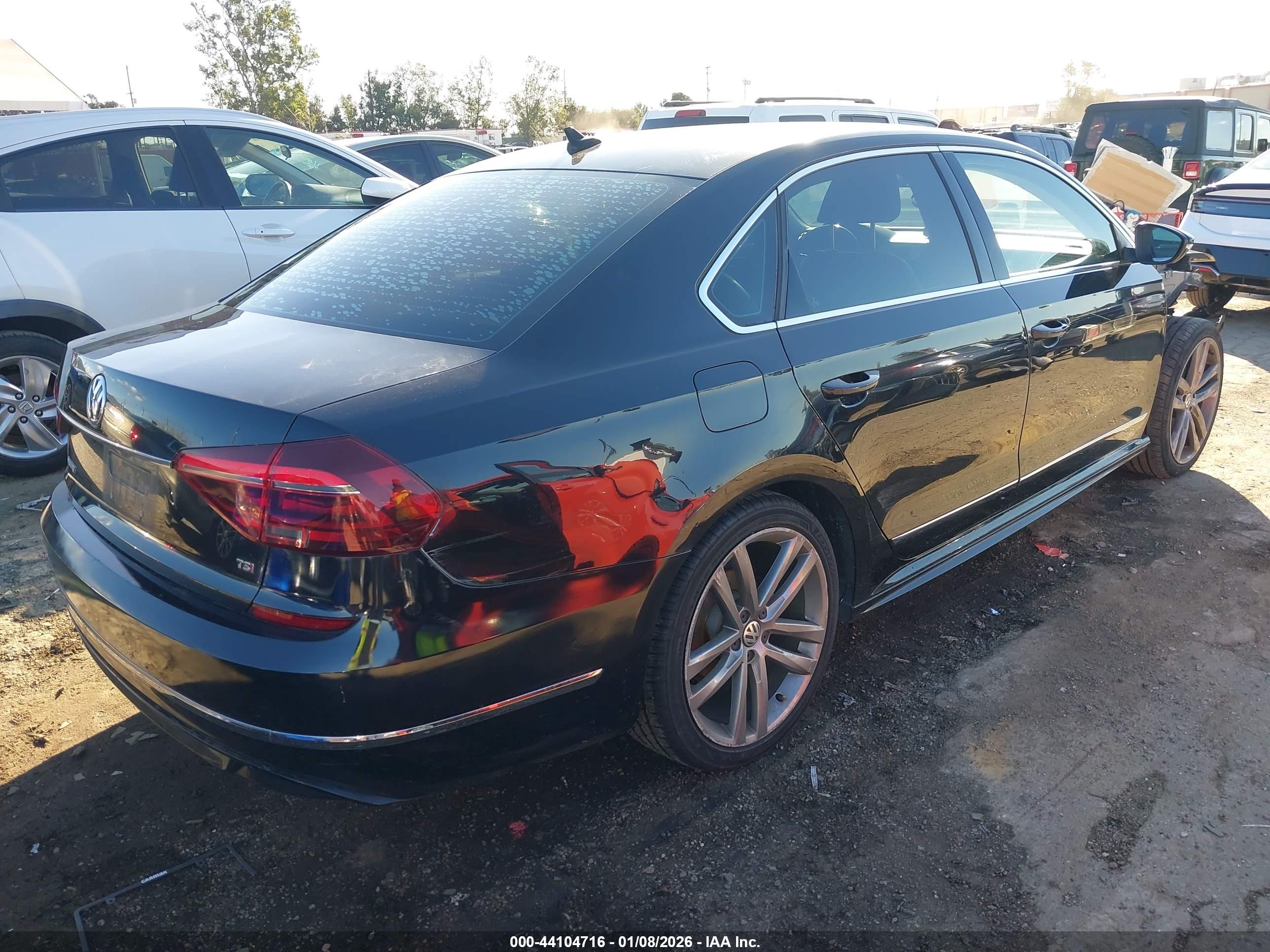 VOLKSWAGEN PASSAT image 4